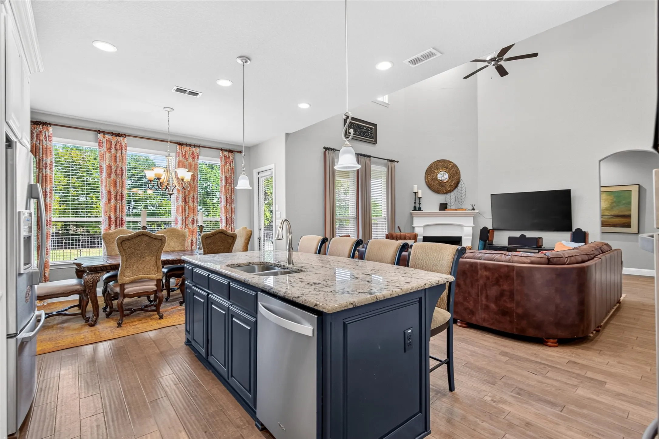Single Family Residence For Sale in Tarrant County , 2705 Sky Ridge Road, Arlington, Texas 76001, 5 Bedroom, 5 Bathroom, 2 Garage spaces, 4,332 Sqft, built in 2016, mls#21400759, Real Estate Agent in Arlington, Homes For Sale in Tarrant county, Homes For Sale in Arlington, Realtor in Arlington Texas, Real Estate Brokerage Independent Realty Texas, Luminita Cordes Realtor