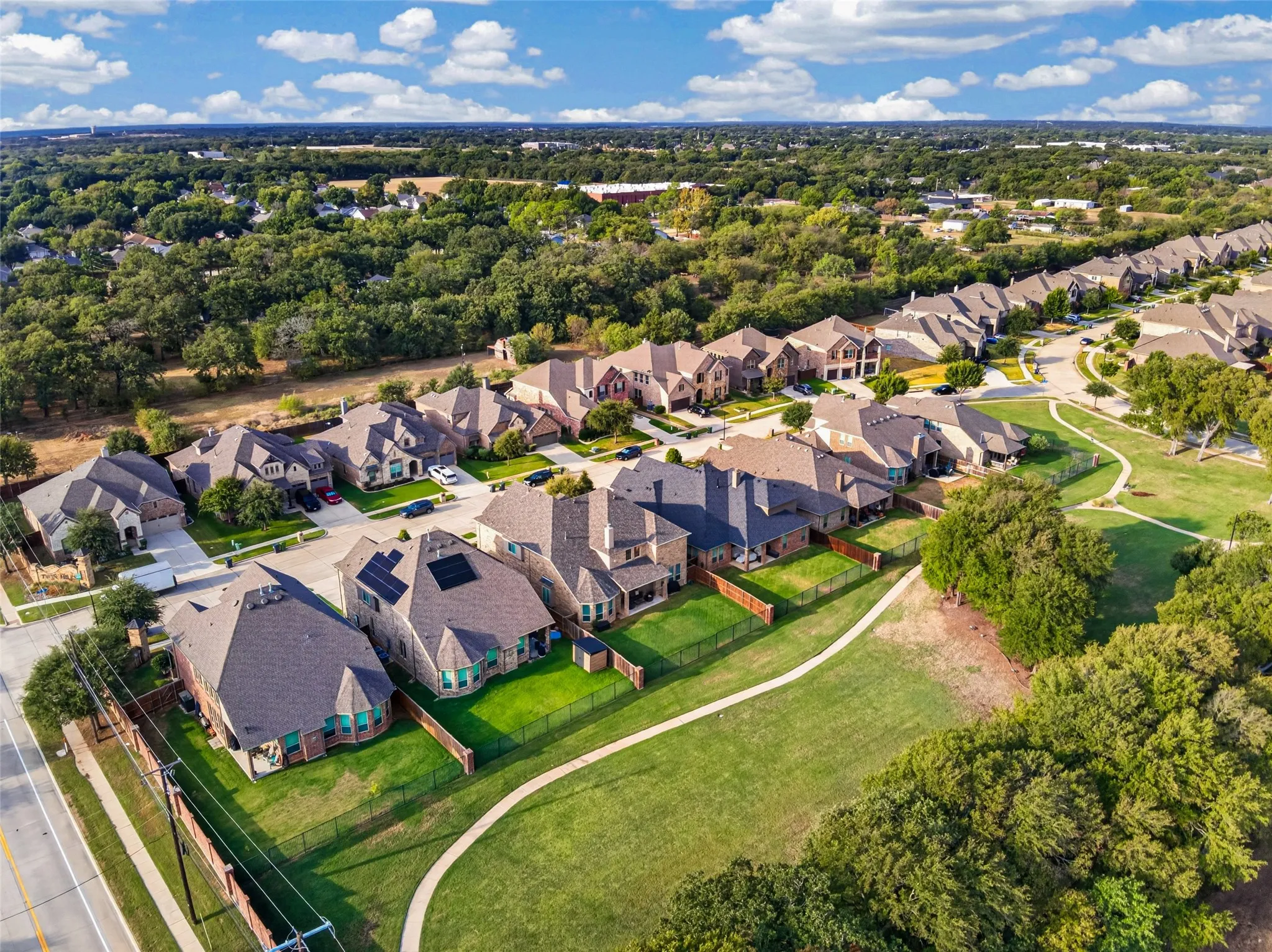 Single Family Residence For Sale in Tarrant County , 2705 Sky Ridge Road, Arlington, Texas 76001, 5 Bedroom, 5 Bathroom, 2 Garage spaces, 4,332 Sqft, built in 2016, mls#21400759, Real Estate Agent in Arlington, Homes For Sale in Tarrant county, Homes For Sale in Arlington, Realtor in Arlington Texas, Real Estate Brokerage Independent Realty Texas, Luminita Cordes Realtor