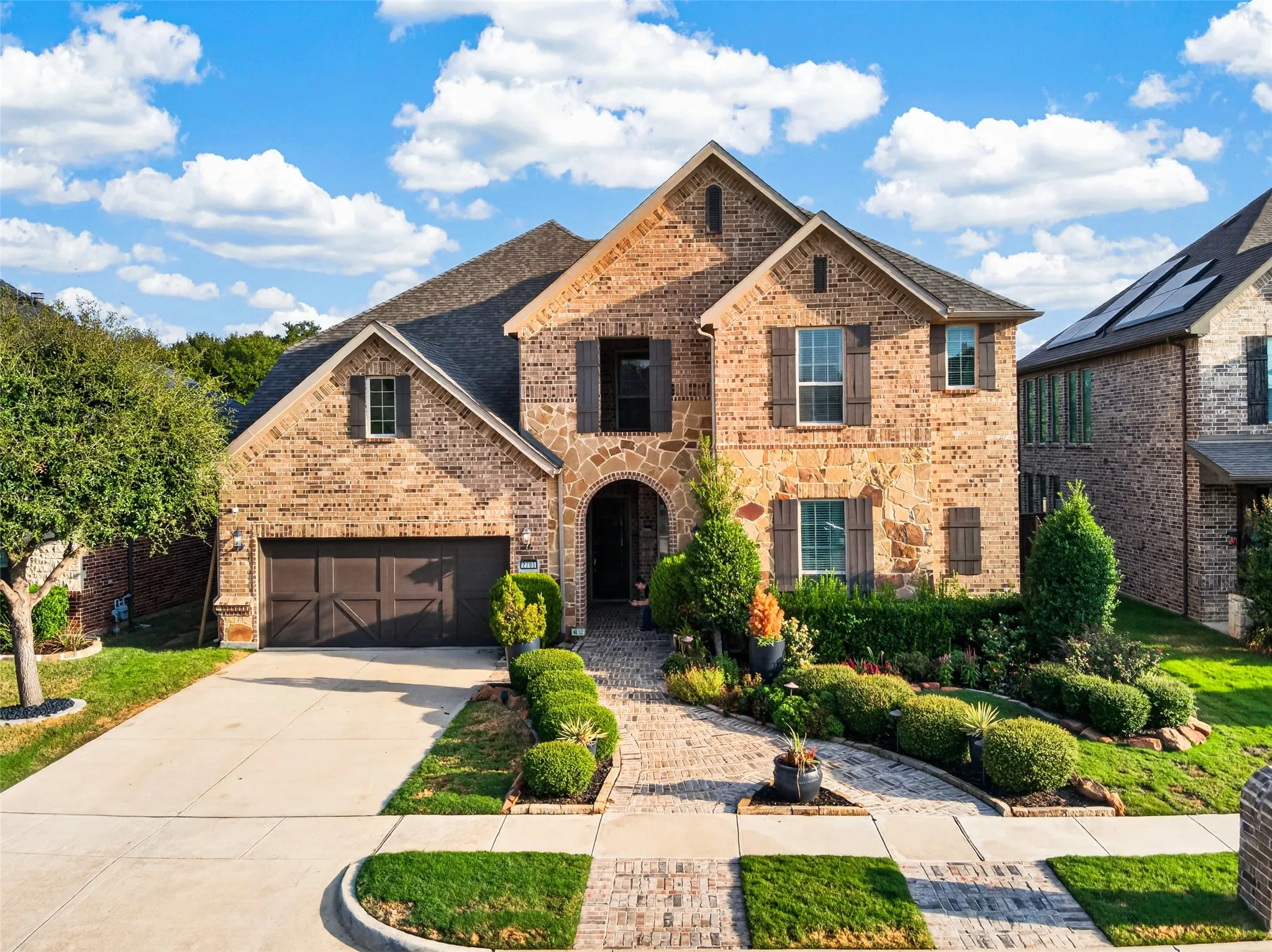 Single Family Residence For Sale in Tarrant County , 2705 Sky Ridge Road, Arlington, Texas 76001, 5 Bedroom, 5 Bathroom, 2 Garage spaces, 4,332 Sqft, built in 2016, mls#21400759, Real Estate Agent in Arlington, Homes For Sale in Tarrant county, Homes For Sale in Arlington, Realtor in Arlington Texas, Real Estate Brokerage Independent Realty Texas, Luminita Cordes Realtor