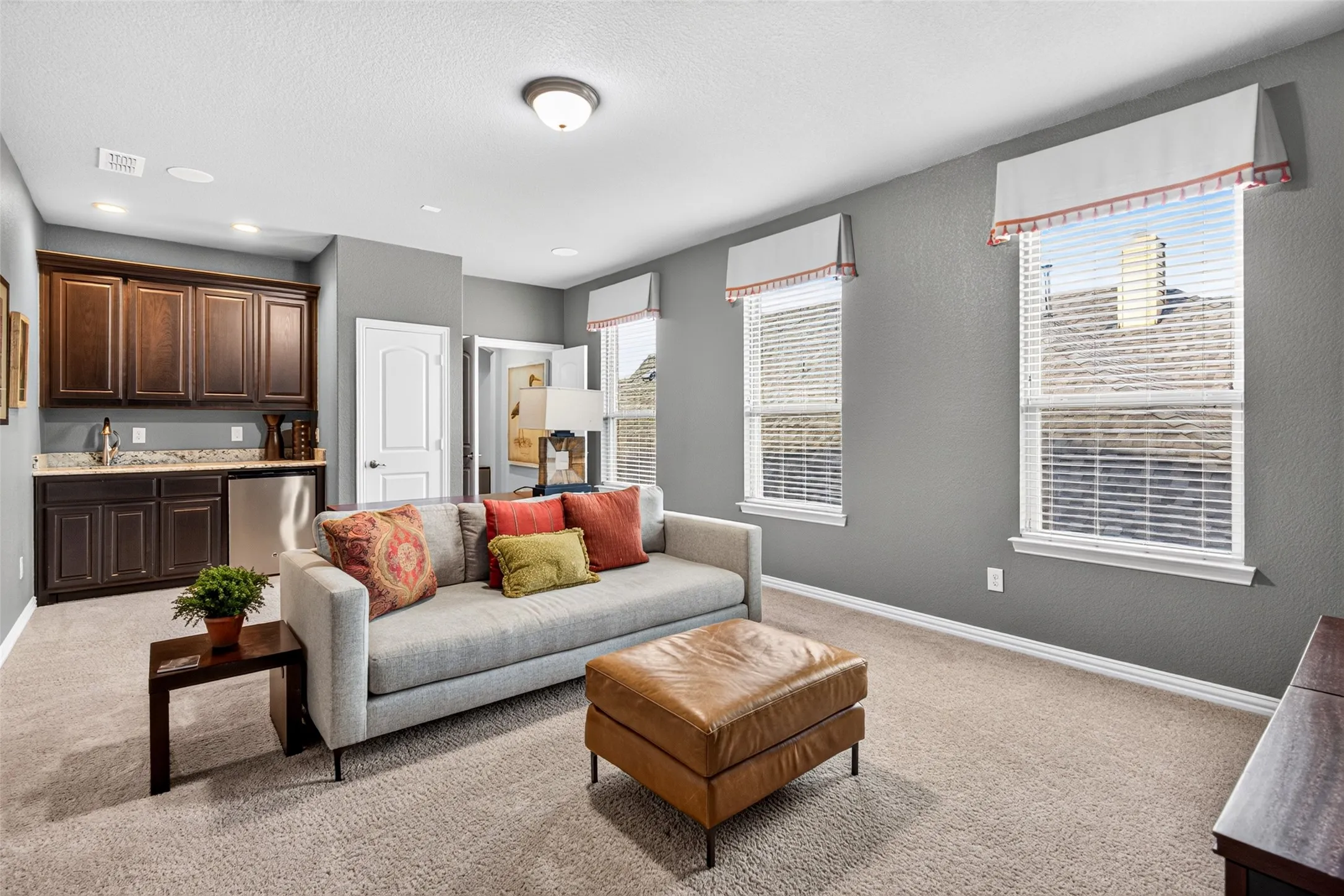 Single Family Residence For Sale in Tarrant County , 2705 Sky Ridge Road, Arlington, Texas 76001, 5 Bedroom, 5 Bathroom, 2 Garage spaces, 4,332 Sqft, built in 2016, mls#21400759, Real Estate Agent in Arlington, Homes For Sale in Tarrant county, Homes For Sale in Arlington, Realtor in Arlington Texas, Real Estate Brokerage Independent Realty Texas, Luminita Cordes Realtor