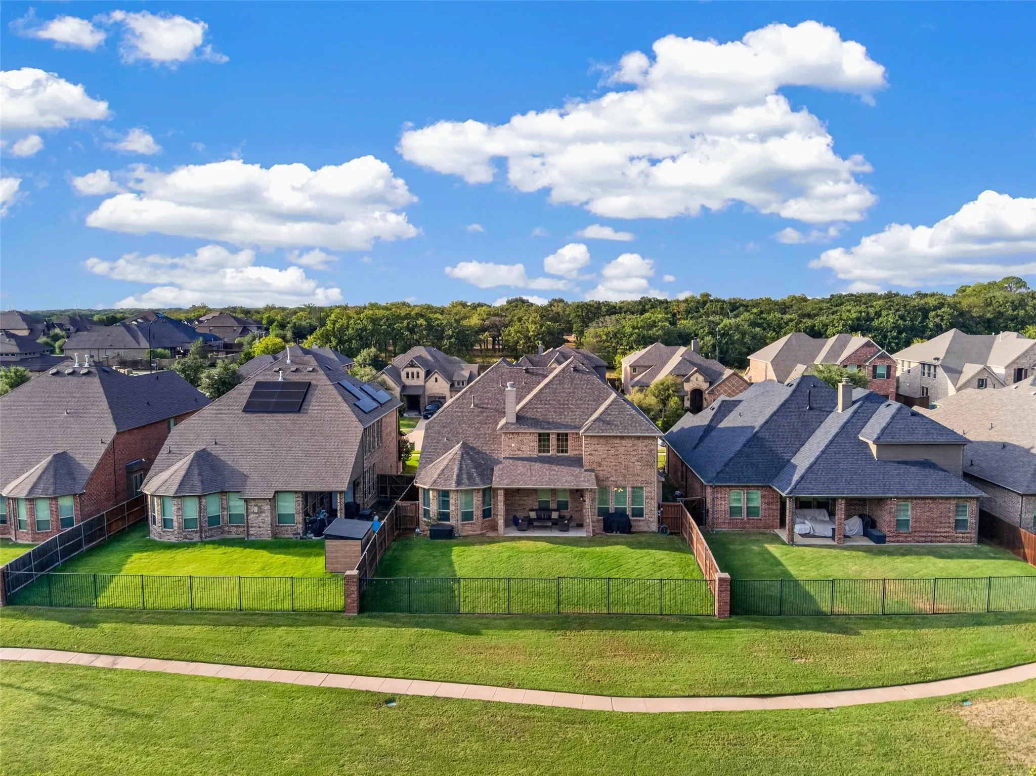 Single Family Residence For Sale in Tarrant County , 2705 Sky Ridge Road, Arlington, Texas 76001, 5 Bedroom, 5 Bathroom, 2 Garage spaces, 4,332 Sqft, built in 2016, mls#21400759, Real Estate Agent in Arlington, Homes For Sale in Tarrant county, Homes For Sale in Arlington, Realtor in Arlington Texas, Real Estate Brokerage Independent Realty Texas, Luminita Cordes Realtor