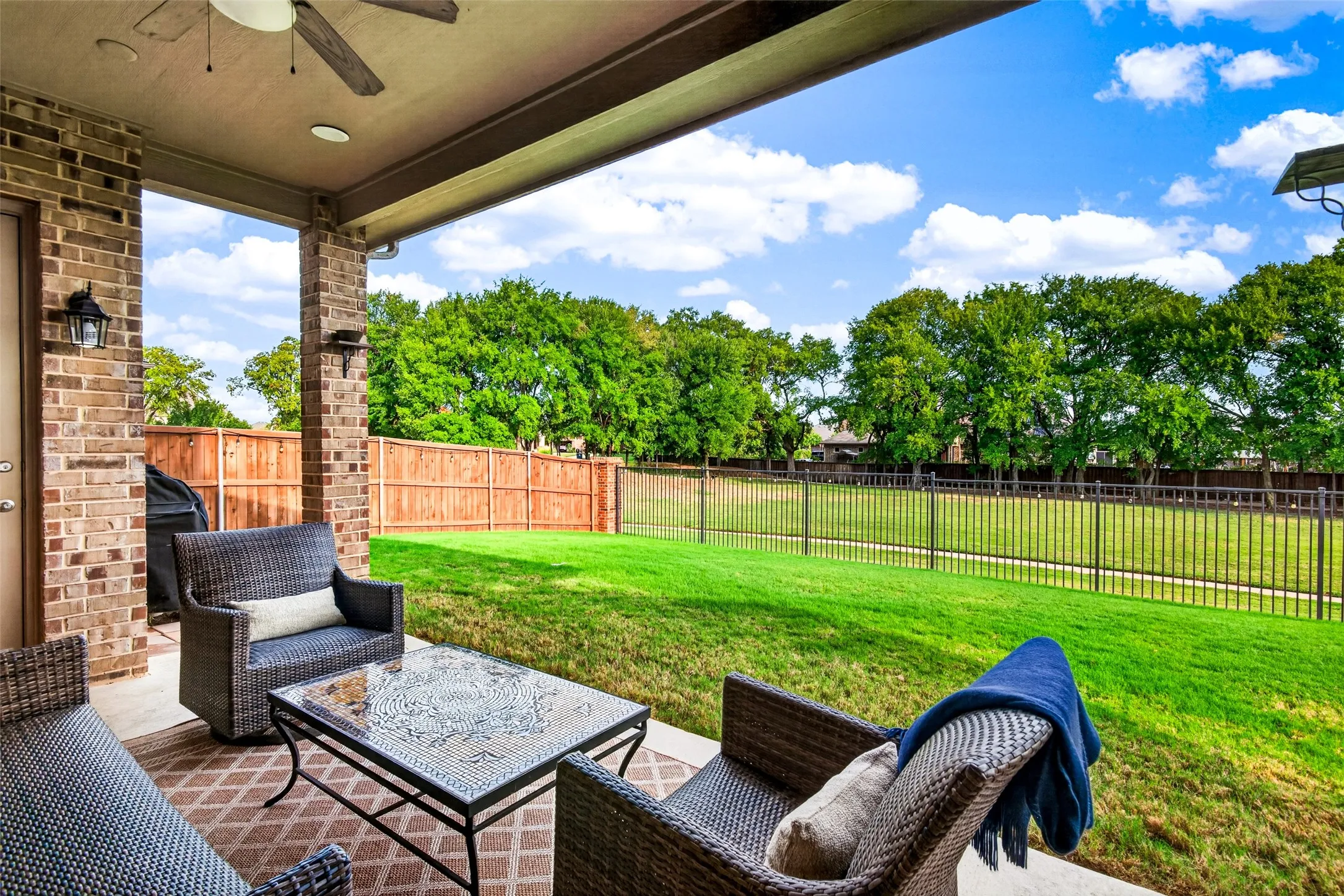 Single Family Residence For Sale in Tarrant County , 2705 Sky Ridge Road, Arlington, Texas 76001, 5 Bedroom, 5 Bathroom, 2 Garage spaces, 4,332 Sqft, built in 2016, mls#21400759, Real Estate Agent in Arlington, Homes For Sale in Tarrant county, Homes For Sale in Arlington, Realtor in Arlington Texas, Real Estate Brokerage Independent Realty Texas, Luminita Cordes Realtor