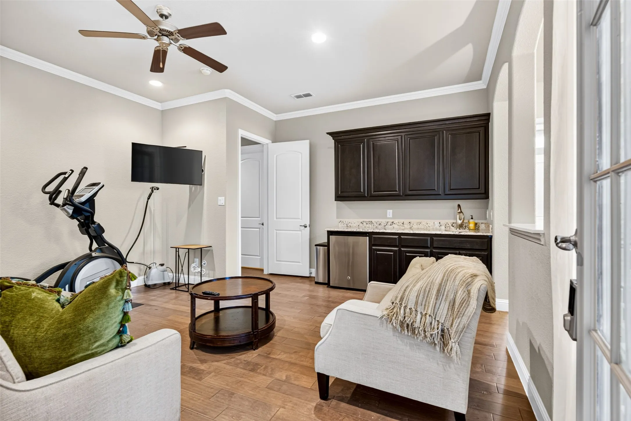 Single Family Residence For Sale in Tarrant County , 2705 Sky Ridge Road, Arlington, Texas 76001, 5 Bedroom, 5 Bathroom, 2 Garage spaces, 4,332 Sqft, built in 2016, mls#21400759, Real Estate Agent in Arlington, Homes For Sale in Tarrant county, Homes For Sale in Arlington, Realtor in Arlington Texas, Real Estate Brokerage Independent Realty Texas, Luminita Cordes Realtor