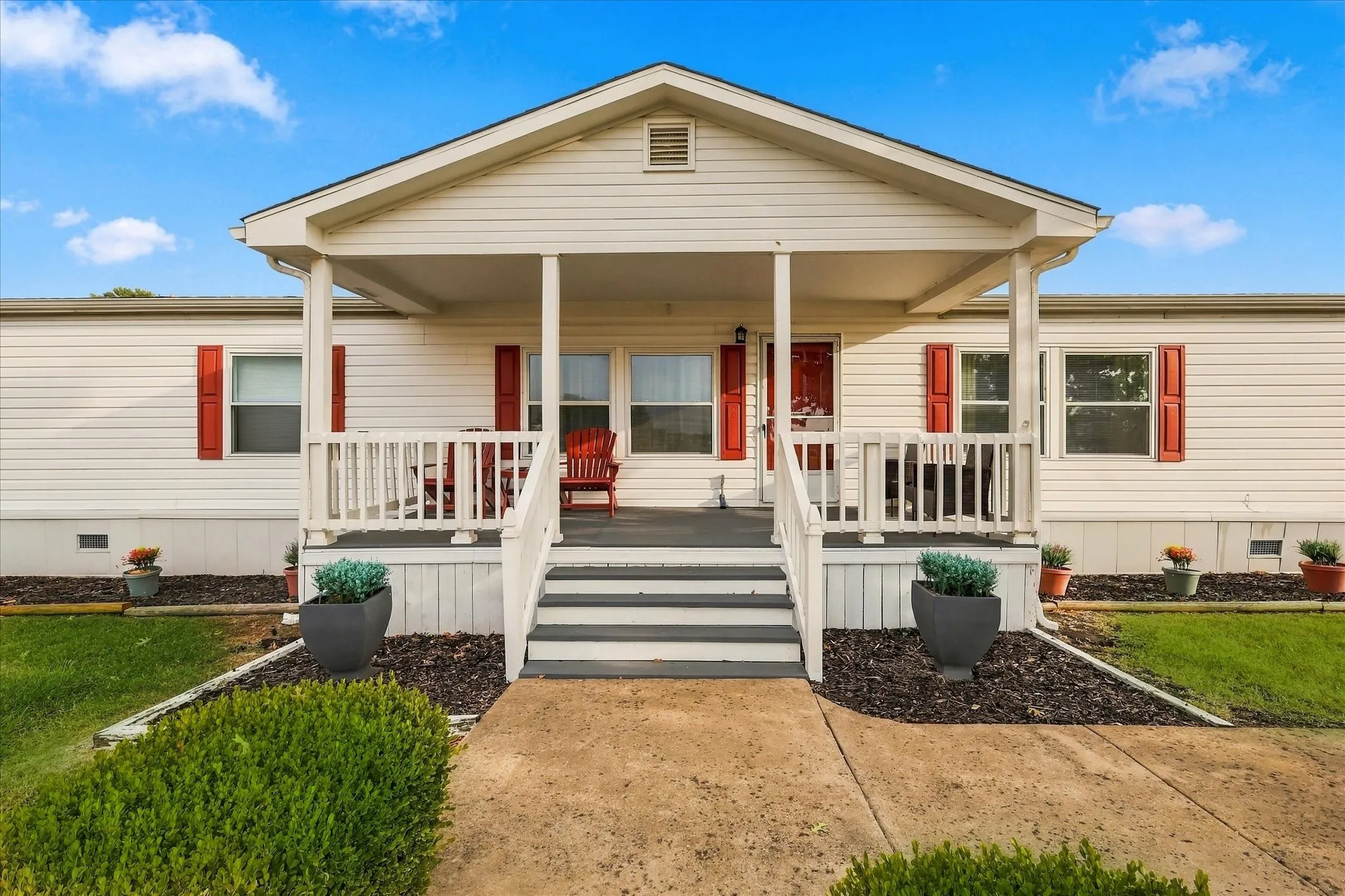 Mobile Home For Sale in Denton County , 535 Stone Ridge Drive, Ponder, Texas 76259, 4 Bedroom, 2 Bathroom, 3 Garage spaces, 2,736 Sqft, built in 2002, mls#21399724, Real Estate Agent in Ponder, Homes For Sale in Denton county, Homes For Sale in Ponder, Realtor in Ponder Texas, Real Estate Brokerage Independent Realty Texas, Luminita Cordes Realtor