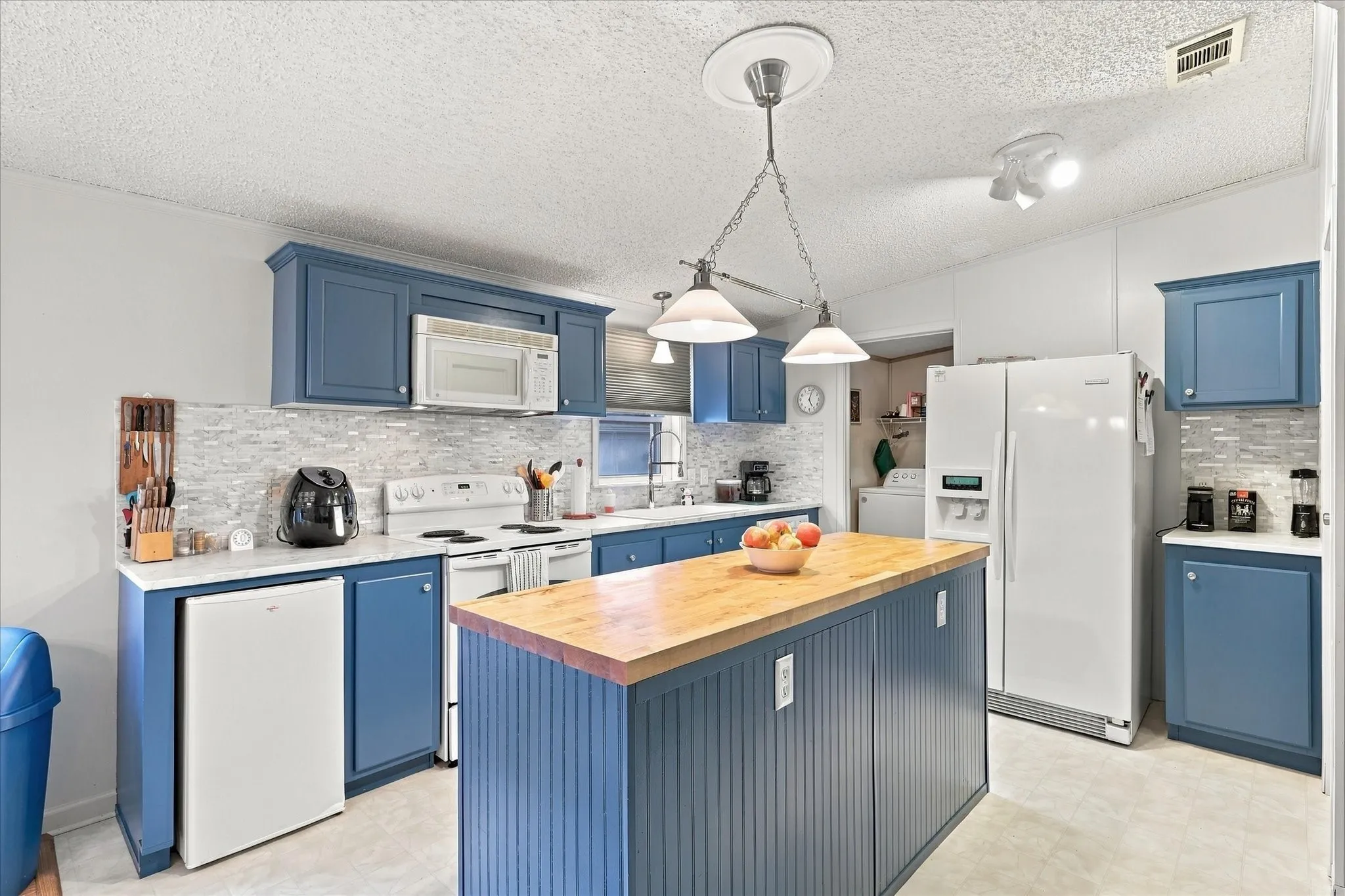 Mobile Home For Sale in Denton County , 535 Stone Ridge Drive, Ponder, Texas 76259, 4 Bedroom, 2 Bathroom, 3 Garage spaces, 2,736 Sqft, built in 2002, mls#21399724, Real Estate Agent in Ponder, Homes For Sale in Denton county, Homes For Sale in Ponder, Realtor in Ponder Texas, Real Estate Brokerage Independent Realty Texas, Luminita Cordes Realtor