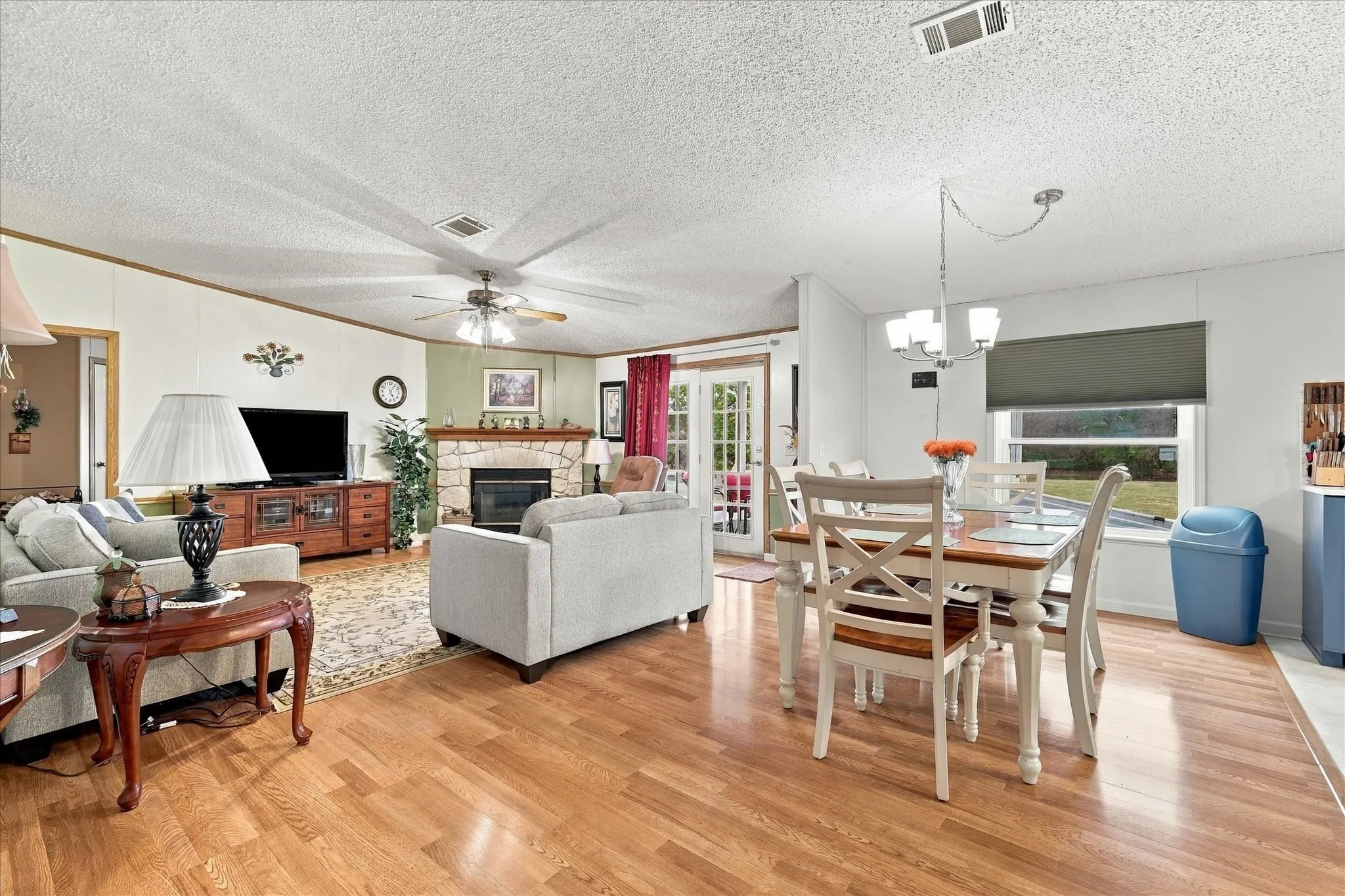 Mobile Home For Sale in Denton County , 535 Stone Ridge Drive, Ponder, Texas 76259, 4 Bedroom, 2 Bathroom, 3 Garage spaces, 2,736 Sqft, built in 2002, mls#21399724, Real Estate Agent in Ponder, Homes For Sale in Denton county, Homes For Sale in Ponder, Realtor in Ponder Texas, Real Estate Brokerage Independent Realty Texas, Luminita Cordes Realtor