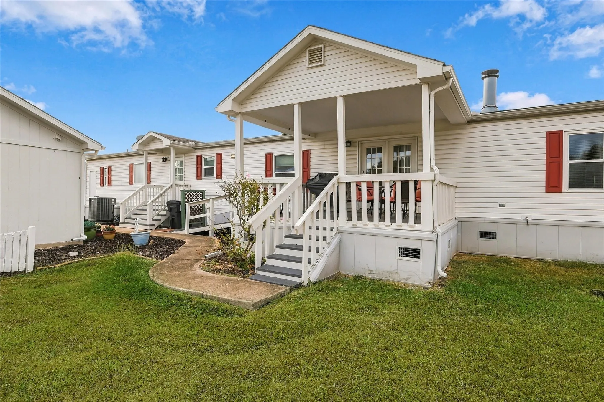 Mobile Home For Sale in Denton County , 535 Stone Ridge Drive, Ponder, Texas 76259, 4 Bedroom, 2 Bathroom, 3 Garage spaces, 2,736 Sqft, built in 2002, mls#21399724, Real Estate Agent in Ponder, Homes For Sale in Denton county, Homes For Sale in Ponder, Realtor in Ponder Texas, Real Estate Brokerage Independent Realty Texas, Luminita Cordes Realtor