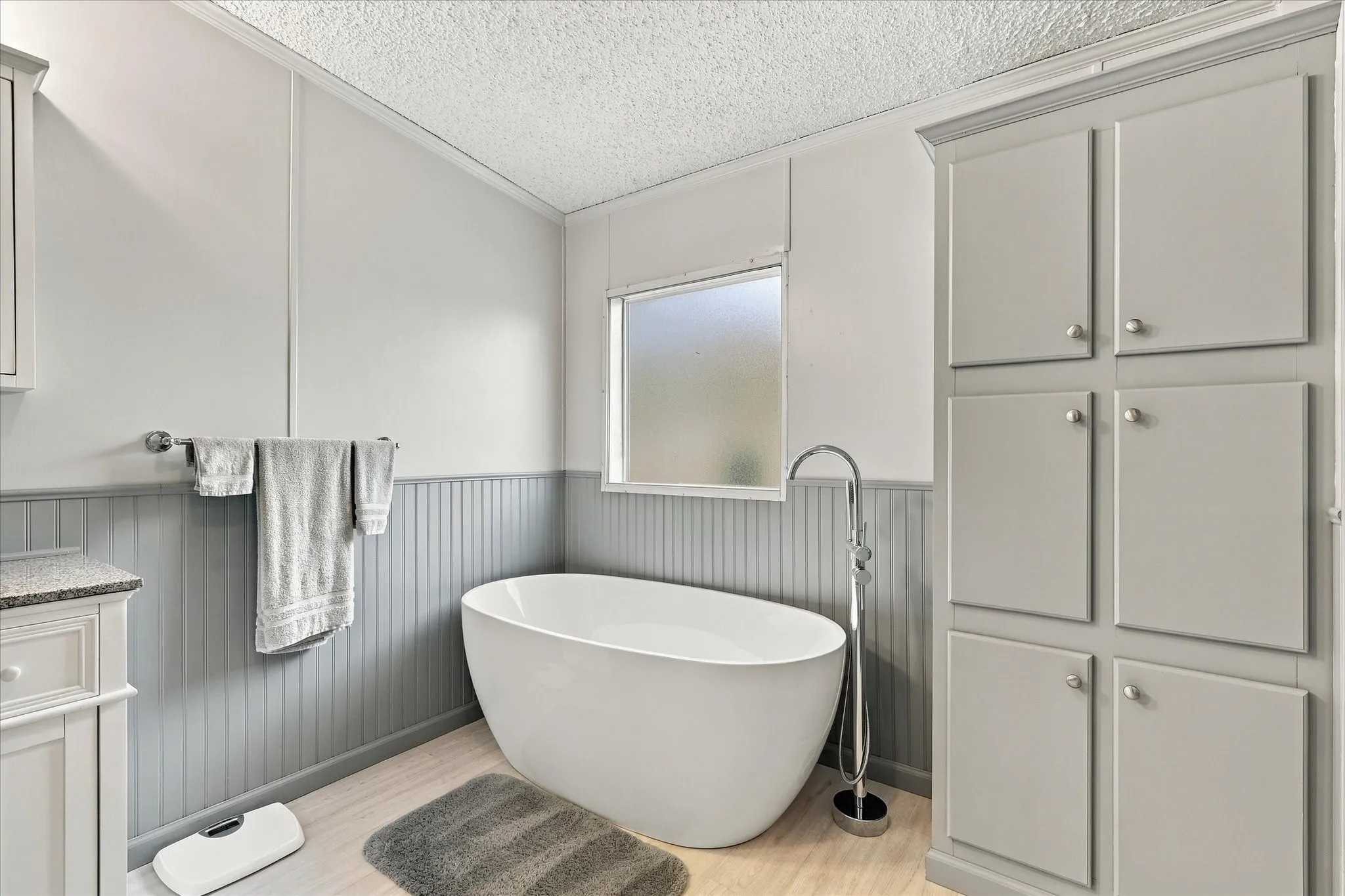 Mobile Home For Sale in Denton County , 535 Stone Ridge Drive, Ponder, Texas 76259, 4 Bedroom, 2 Bathroom, 3 Garage spaces, 2,736 Sqft, built in 2002, mls#21399724, Real Estate Agent in Ponder, Homes For Sale in Denton county, Homes For Sale in Ponder, Realtor in Ponder Texas, Real Estate Brokerage Independent Realty Texas, Luminita Cordes Realtor
