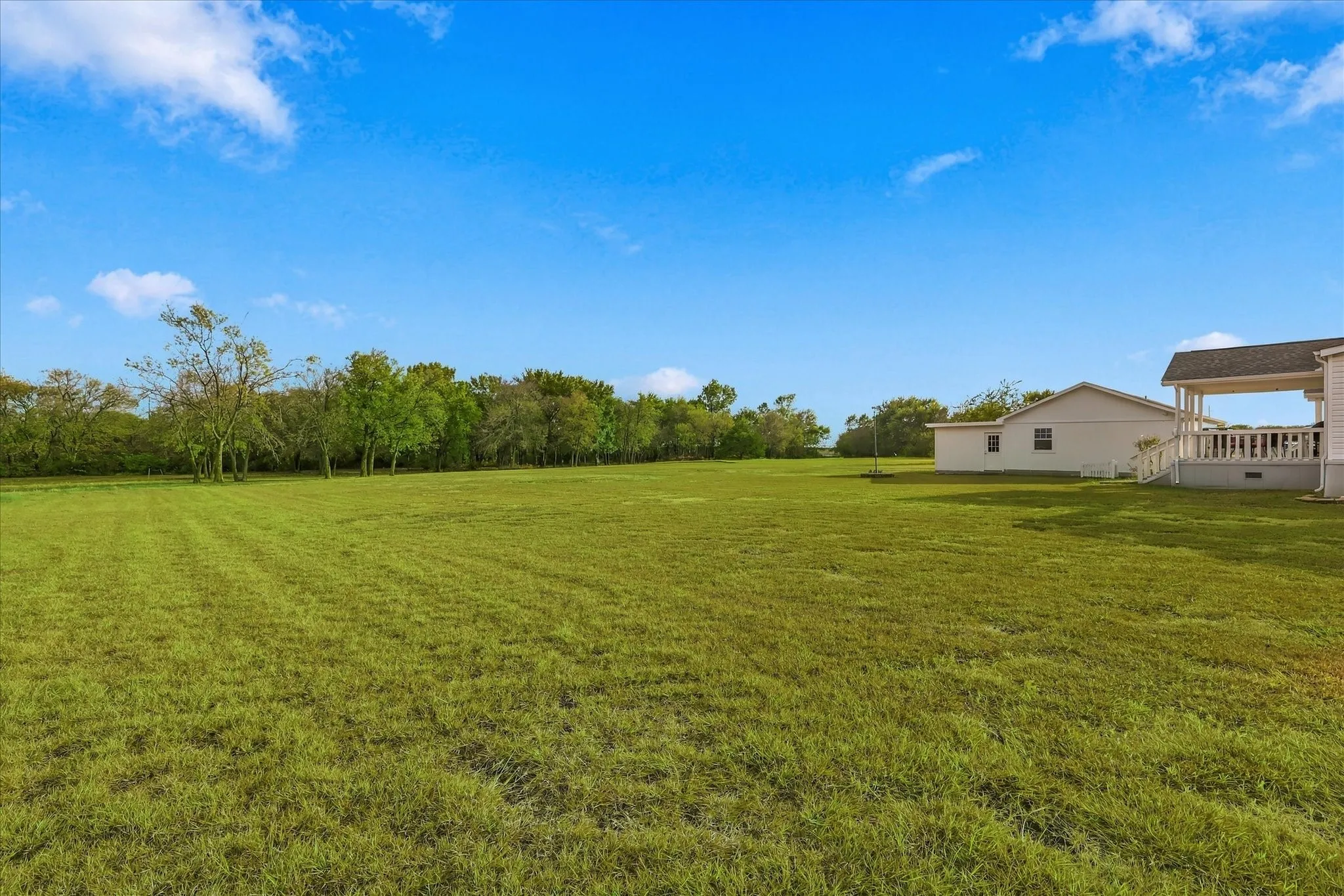 Mobile Home For Sale in Denton County , 535 Stone Ridge Drive, Ponder, Texas 76259, 4 Bedroom, 2 Bathroom, 3 Garage spaces, 2,736 Sqft, built in 2002, mls#21399724, Real Estate Agent in Ponder, Homes For Sale in Denton county, Homes For Sale in Ponder, Realtor in Ponder Texas, Real Estate Brokerage Independent Realty Texas, Luminita Cordes Realtor