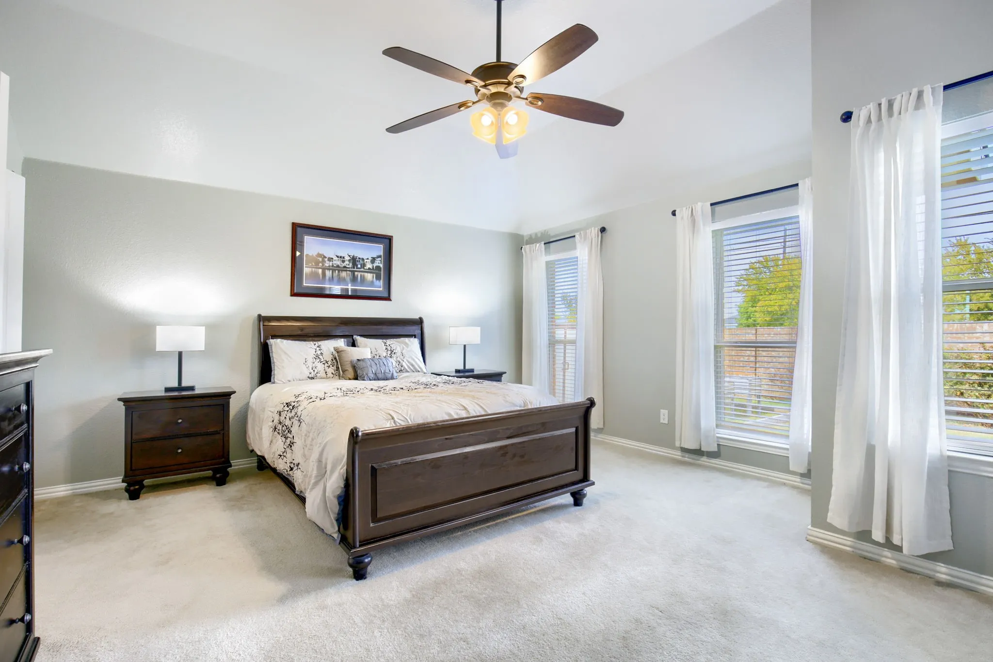 Single Family Residence For Sale in Kaufman County , 212 Pinewood Trail, Forney, Texas 75126, 4 Bedroom, 2 Bathroom, 2 Garage spaces, 2,232 Sqft, built in 2004, mls#21400677, Real Estate Agent in Forney, Homes For Sale in Kaufman county, Homes For Sale in Forney, Realtor in Forney Texas, Real Estate Brokerage Independent Realty Texas, Luminita Cordes Realtor