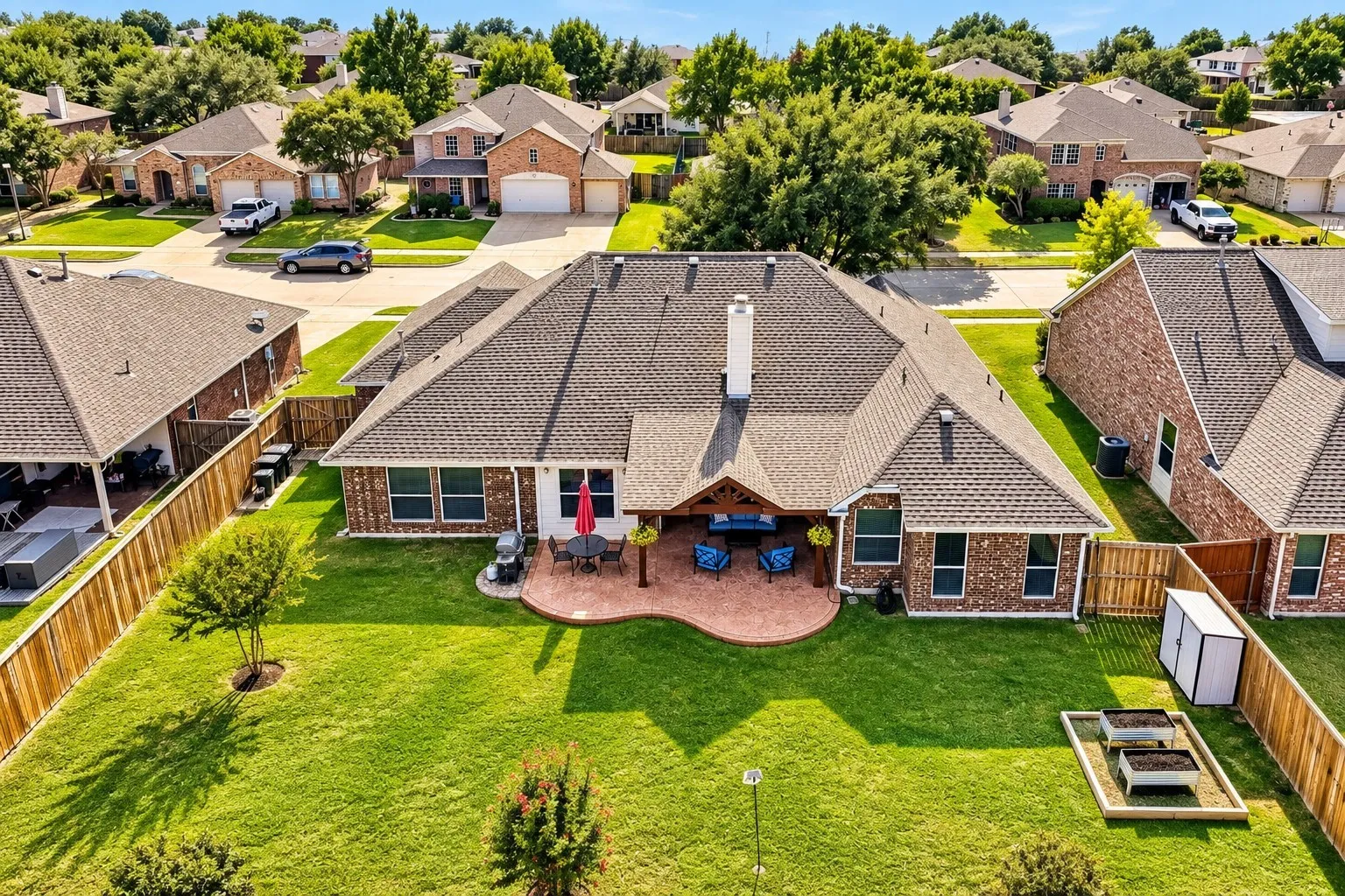 Single Family Residence For Sale in Kaufman County , 212 Pinewood Trail, Forney, Texas 75126, 4 Bedroom, 2 Bathroom, 2 Garage spaces, 2,232 Sqft, built in 2004, mls#21400677, Real Estate Agent in Forney, Homes For Sale in Kaufman county, Homes For Sale in Forney, Realtor in Forney Texas, Real Estate Brokerage Independent Realty Texas, Luminita Cordes Realtor