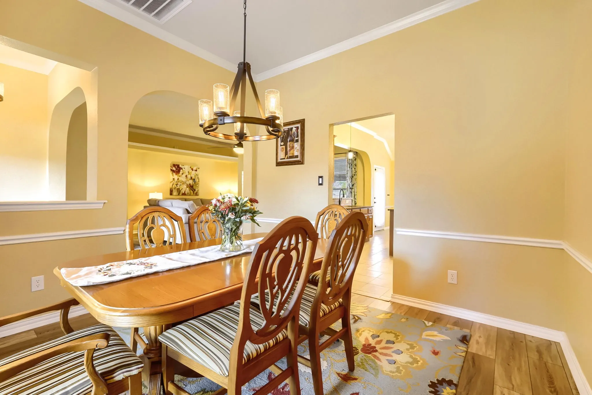 Single Family Residence For Sale in Kaufman County , 212 Pinewood Trail, Forney, Texas 75126, 4 Bedroom, 2 Bathroom, 2 Garage spaces, 2,232 Sqft, built in 2004, mls#21400677, Real Estate Agent in Forney, Homes For Sale in Kaufman county, Homes For Sale in Forney, Realtor in Forney Texas, Real Estate Brokerage Independent Realty Texas, Luminita Cordes Realtor