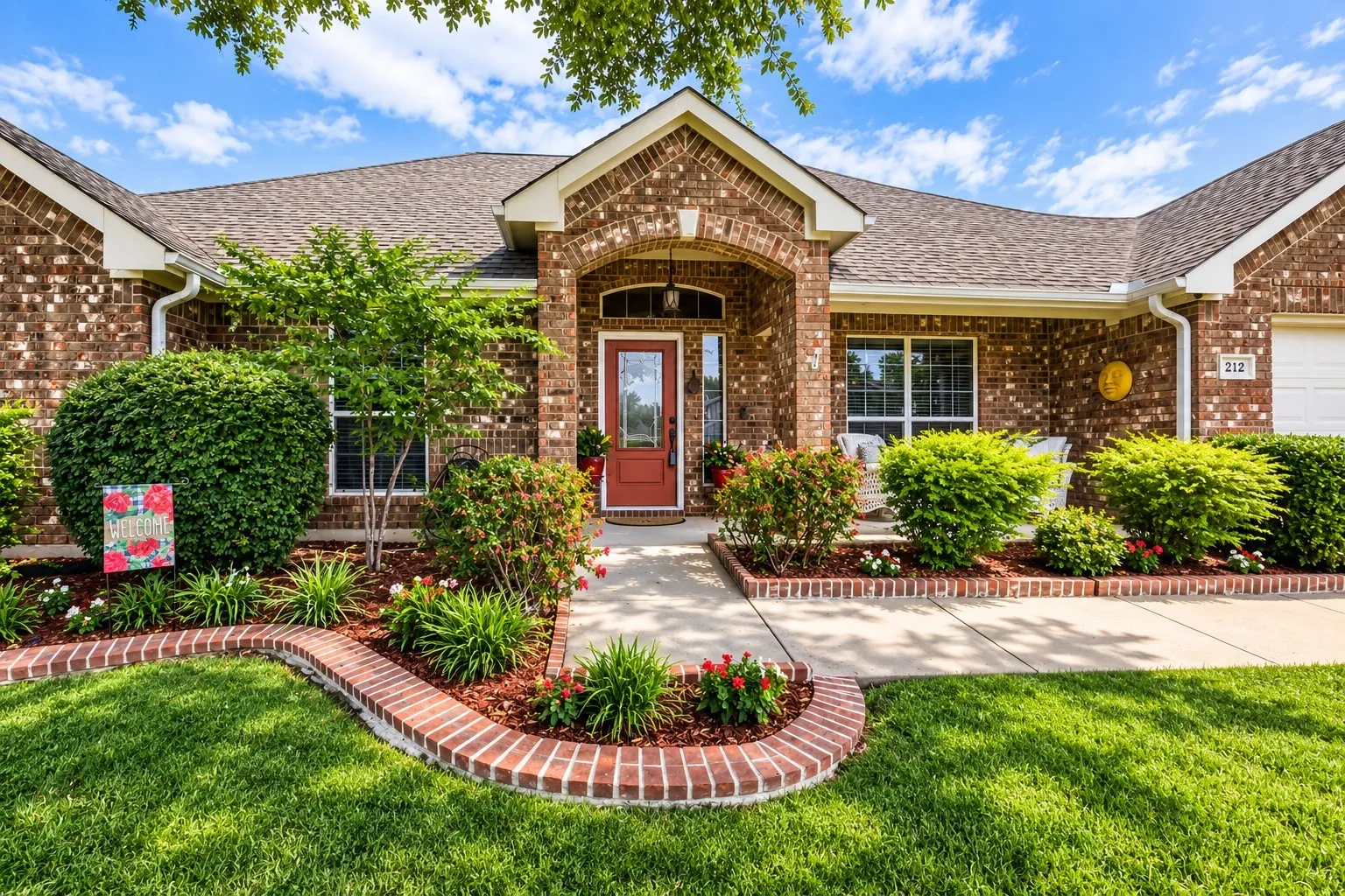 Single Family Residence For Sale in Kaufman County , 212 Pinewood Trail, Forney, Texas 75126, 4 Bedroom, 2 Bathroom, 2 Garage spaces, 2,232 Sqft, built in 2004, mls#21400677, Real Estate Agent in Forney, Homes For Sale in Kaufman county, Homes For Sale in Forney, Realtor in Forney Texas, Real Estate Brokerage Independent Realty Texas, Luminita Cordes Realtor