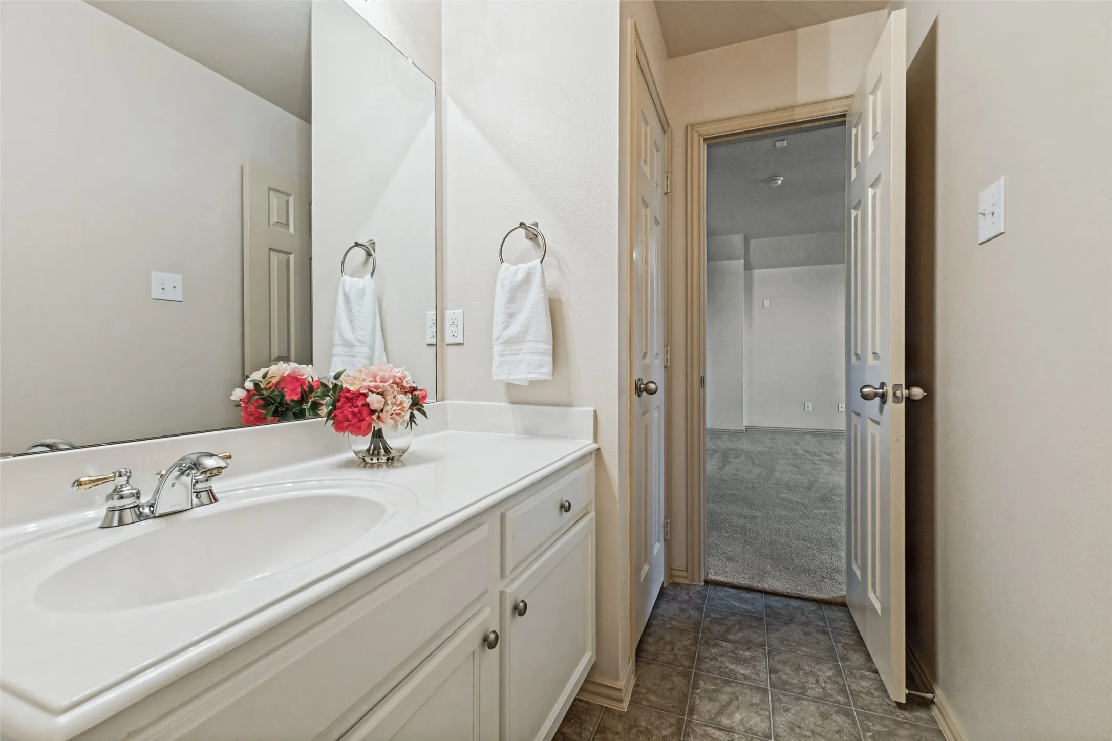 Another upstairs full bathroom