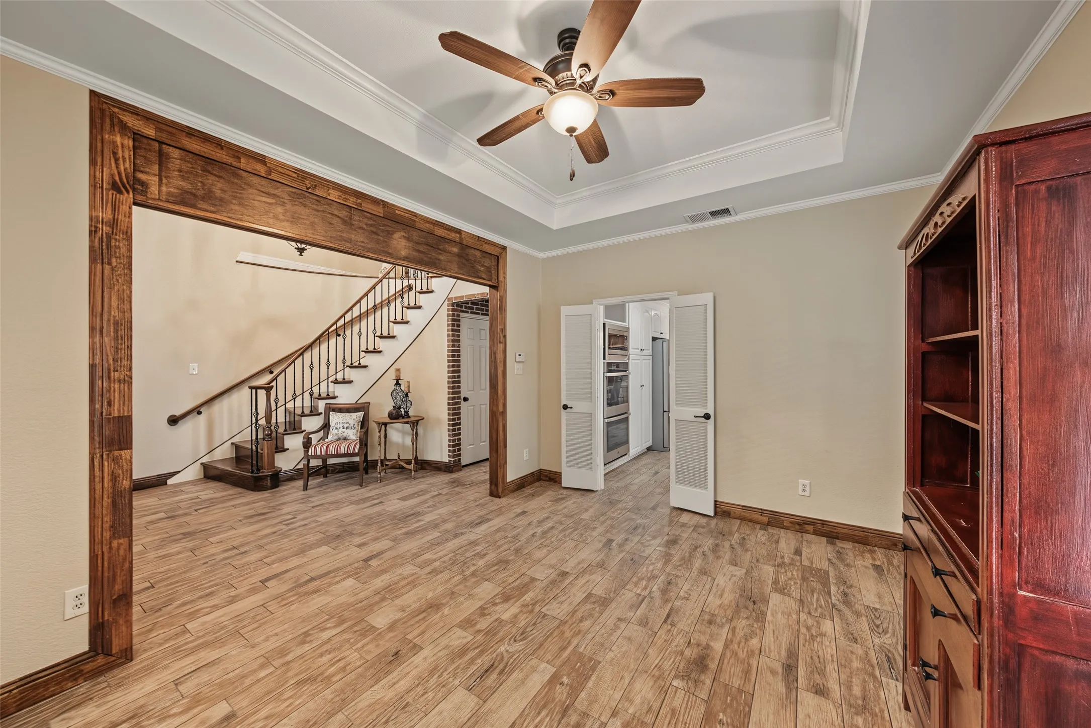 Single Family Residence For Sale in Tarrant County , 1800 Trail Lake Drive, Euless, Texas 76039, 4 Bedroom, 3 Bathroom, 2 Garage spaces, 3,183 Sqft, built in 1985, mls#21400110, Real Estate Agent in Euless, Homes For Sale in Tarrant county, Homes For Sale in Euless, Realtor in Euless Texas, Real Estate Brokerage Independent Realty Texas, Luminita Cordes Realtor
