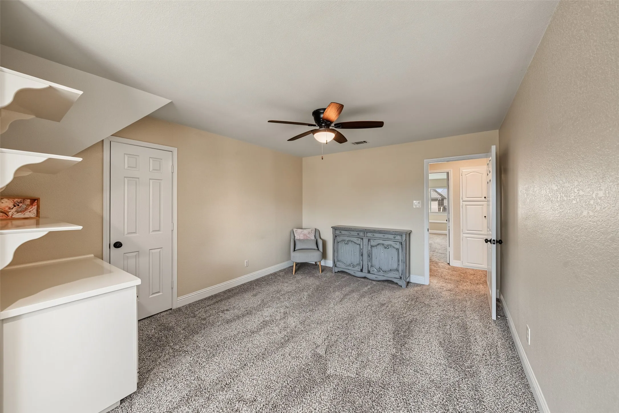 Single Family Residence For Sale in Tarrant County , 1800 Trail Lake Drive, Euless, Texas 76039, 4 Bedroom, 3 Bathroom, 2 Garage spaces, 3,183 Sqft, built in 1985, mls#21400110, Real Estate Agent in Euless, Homes For Sale in Tarrant county, Homes For Sale in Euless, Realtor in Euless Texas, Real Estate Brokerage Independent Realty Texas, Luminita Cordes Realtor
