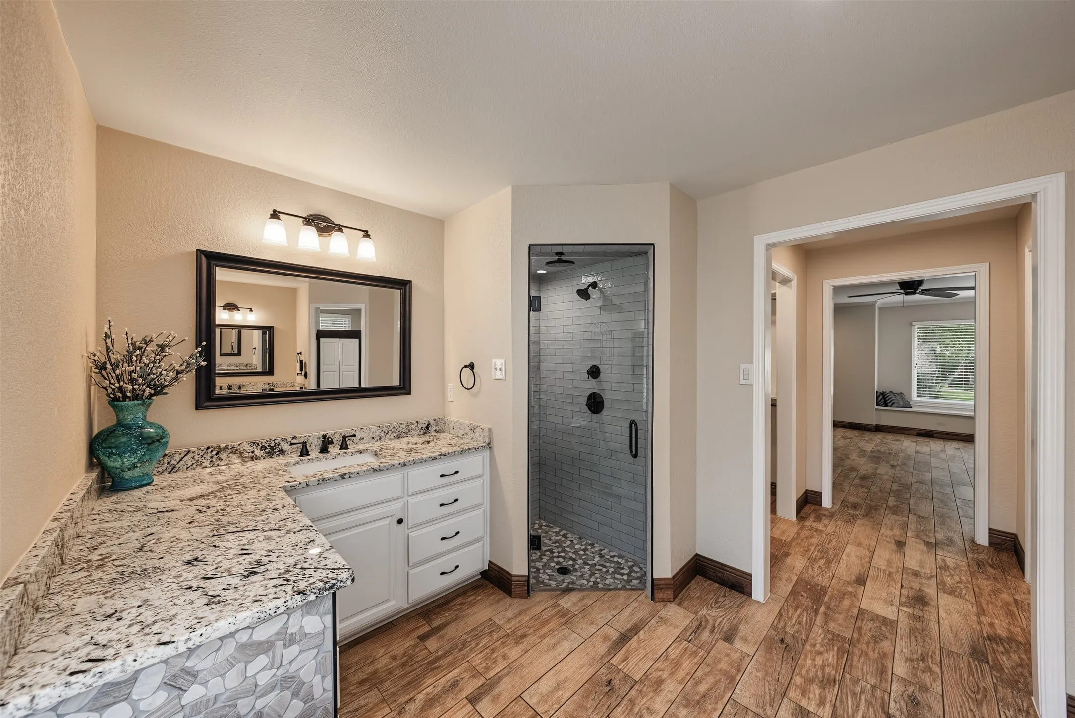 Single Family Residence For Sale in Tarrant County , 1800 Trail Lake Drive, Euless, Texas 76039, 4 Bedroom, 3 Bathroom, 2 Garage spaces, 3,183 Sqft, built in 1985, mls#21400110, Real Estate Agent in Euless, Homes For Sale in Tarrant county, Homes For Sale in Euless, Realtor in Euless Texas, Real Estate Brokerage Independent Realty Texas, Luminita Cordes Realtor