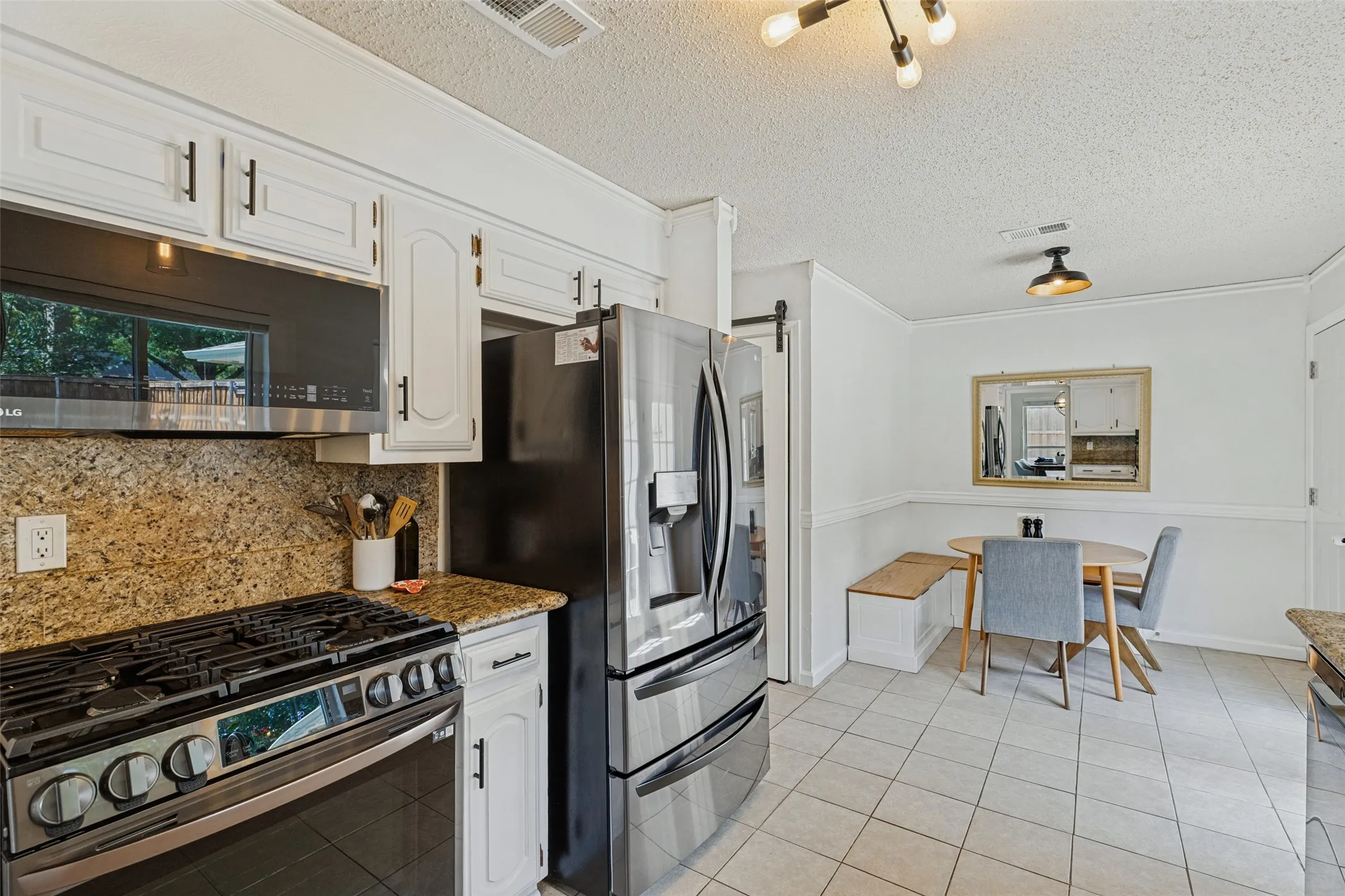 Single Family Residence For Sale in Dallas County , 822 Century Park Drive, Garland, Texas 75040, 3 Bedroom, 2 Bathroom, 2 Garage spaces, 1,558 Sqft, built in 1977, mls#21391960, Real Estate Agent in Garland, Homes For Sale in Dallas county, Homes For Sale in Garland, Realtor in Garland Texas, Real Estate Brokerage Independent Realty Texas, Luminita Cordes Realtor