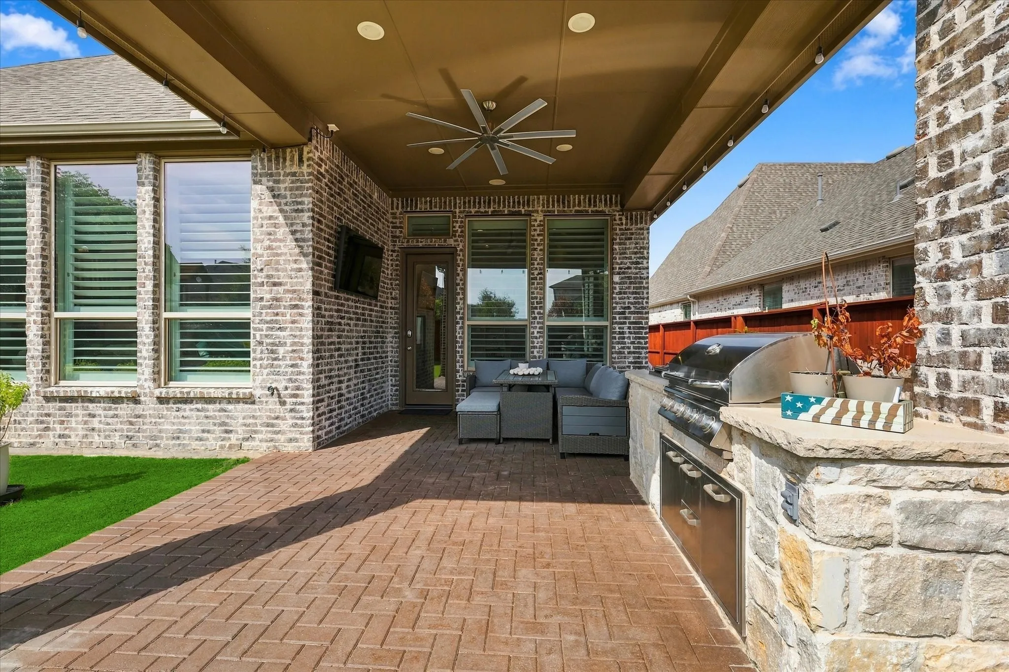 Single Family Residence For Sale in Denton County , 9308 Pecan Woods Trail, Argyle, Texas 76226, 4 Bedroom, 4 Bathroom, 3 Garage spaces, 2,983 Sqft, built in 2020, mls#21397678, Real Estate Agent in Argyle, Homes For Sale in Denton county, Homes For Sale in Argyle, Realtor in Argyle Texas, Real Estate Brokerage Independent Realty Texas, Luminita Cordes Realtor