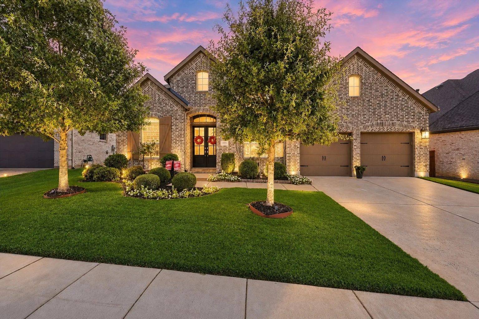 Single Family Residence For Sale in Denton County , 9308 Pecan Woods Trail, Argyle, Texas 76226, 4 Bedroom, 4 Bathroom, 3 Garage spaces, 2,983 Sqft, built in 2020, mls#21397678, Real Estate Agent in Argyle, Homes For Sale in Denton county, Homes For Sale in Argyle, Realtor in Argyle Texas, Real Estate Brokerage Independent Realty Texas, Luminita Cordes Realtor