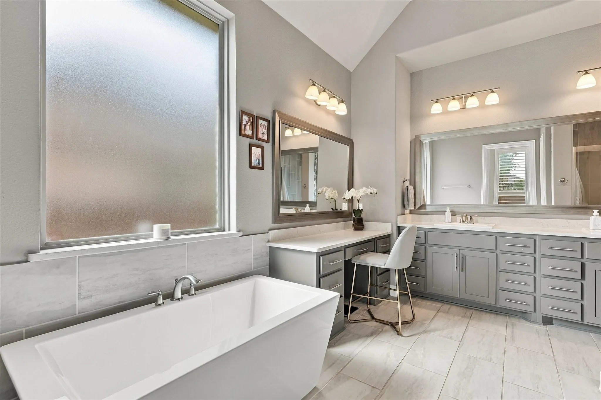 Single Family Residence For Sale in Denton County , 9308 Pecan Woods Trail, Argyle, Texas 76226, 4 Bedroom, 4 Bathroom, 3 Garage spaces, 2,983 Sqft, built in 2020, mls#21397678, Real Estate Agent in Argyle, Homes For Sale in Denton county, Homes For Sale in Argyle, Realtor in Argyle Texas, Real Estate Brokerage Independent Realty Texas, Luminita Cordes Realtor