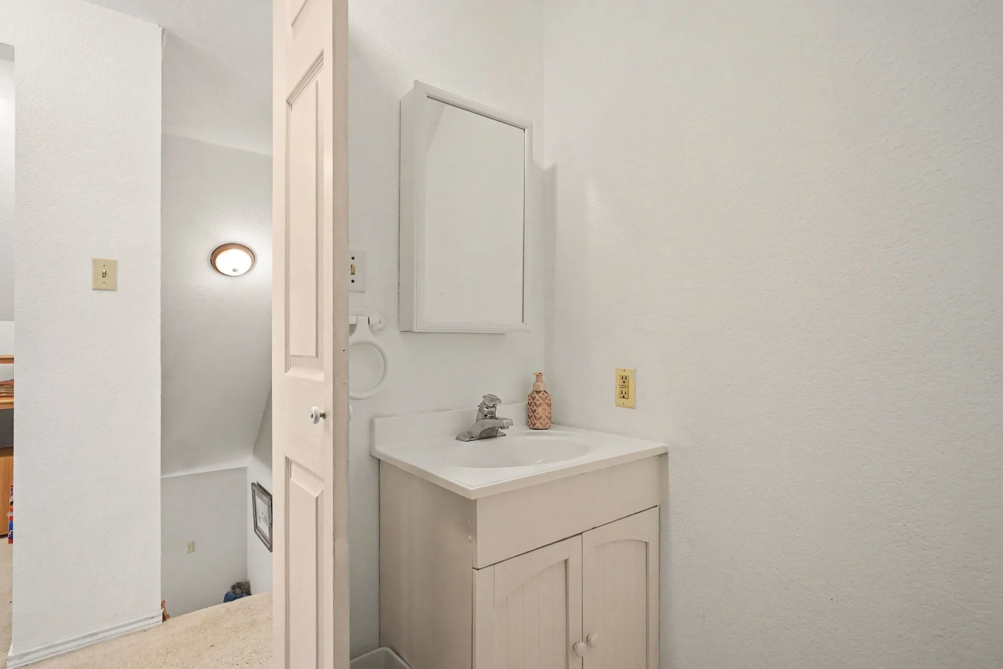 Single Family Residence For Sale in Johnson County , 7445 County Road 305, Grandview, Texas 76050, 3 Bedroom, 2 Bathroom, Garage spaces, 1,744 Sqft, built in 2002, mls#21397616, Real Estate Agent in Grandview, Homes For Sale in Johnson county, Homes For Sale in Grandview, Realtor in Grandview Texas, Real Estate Brokerage Independent Realty Texas, Luminita Cordes Realtor