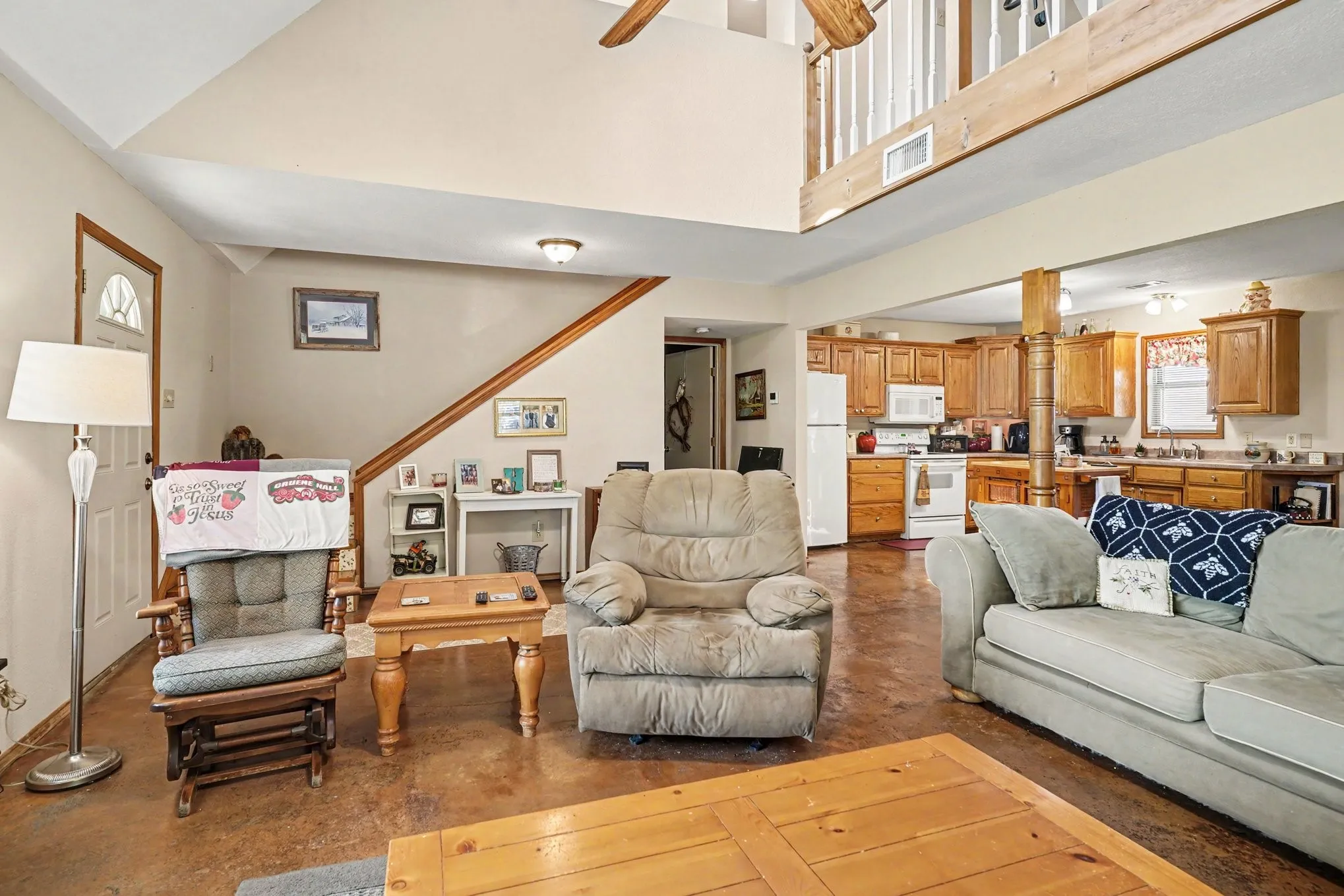 Single Family Residence For Sale in Johnson County , 7445 County Road 305, Grandview, Texas 76050, 3 Bedroom, 2 Bathroom, Garage spaces, 1,744 Sqft, built in 2002, mls#21397616, Real Estate Agent in Grandview, Homes For Sale in Johnson county, Homes For Sale in Grandview, Realtor in Grandview Texas, Real Estate Brokerage Independent Realty Texas, Luminita Cordes Realtor