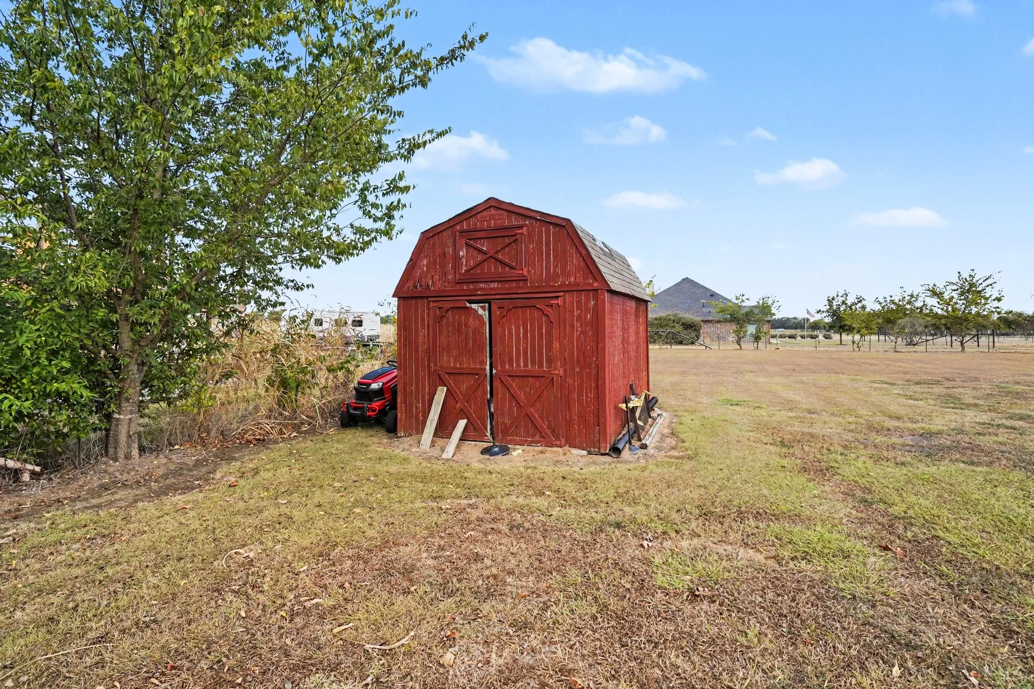 Single Family Residence For Sale in Johnson County , 7445 County Road 305, Grandview, Texas 76050, 3 Bedroom, 2 Bathroom, Garage spaces, 1,744 Sqft, built in 2002, mls#21397616, Real Estate Agent in Grandview, Homes For Sale in Johnson county, Homes For Sale in Grandview, Realtor in Grandview Texas, Real Estate Brokerage Independent Realty Texas, Luminita Cordes Realtor