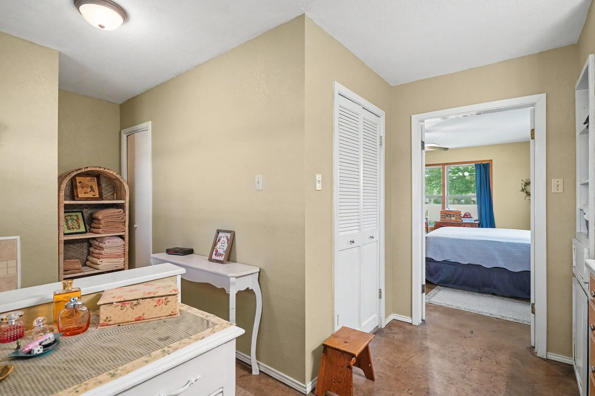 Single Family Residence For Sale in Johnson County , 7445 County Road 305, Grandview, Texas 76050, 3 Bedroom, 2 Bathroom, Garage spaces, 1,744 Sqft, built in 2002, mls#21397616, Real Estate Agent in Grandview, Homes For Sale in Johnson county, Homes For Sale in Grandview, Realtor in Grandview Texas, Real Estate Brokerage Independent Realty Texas, Luminita Cordes Realtor