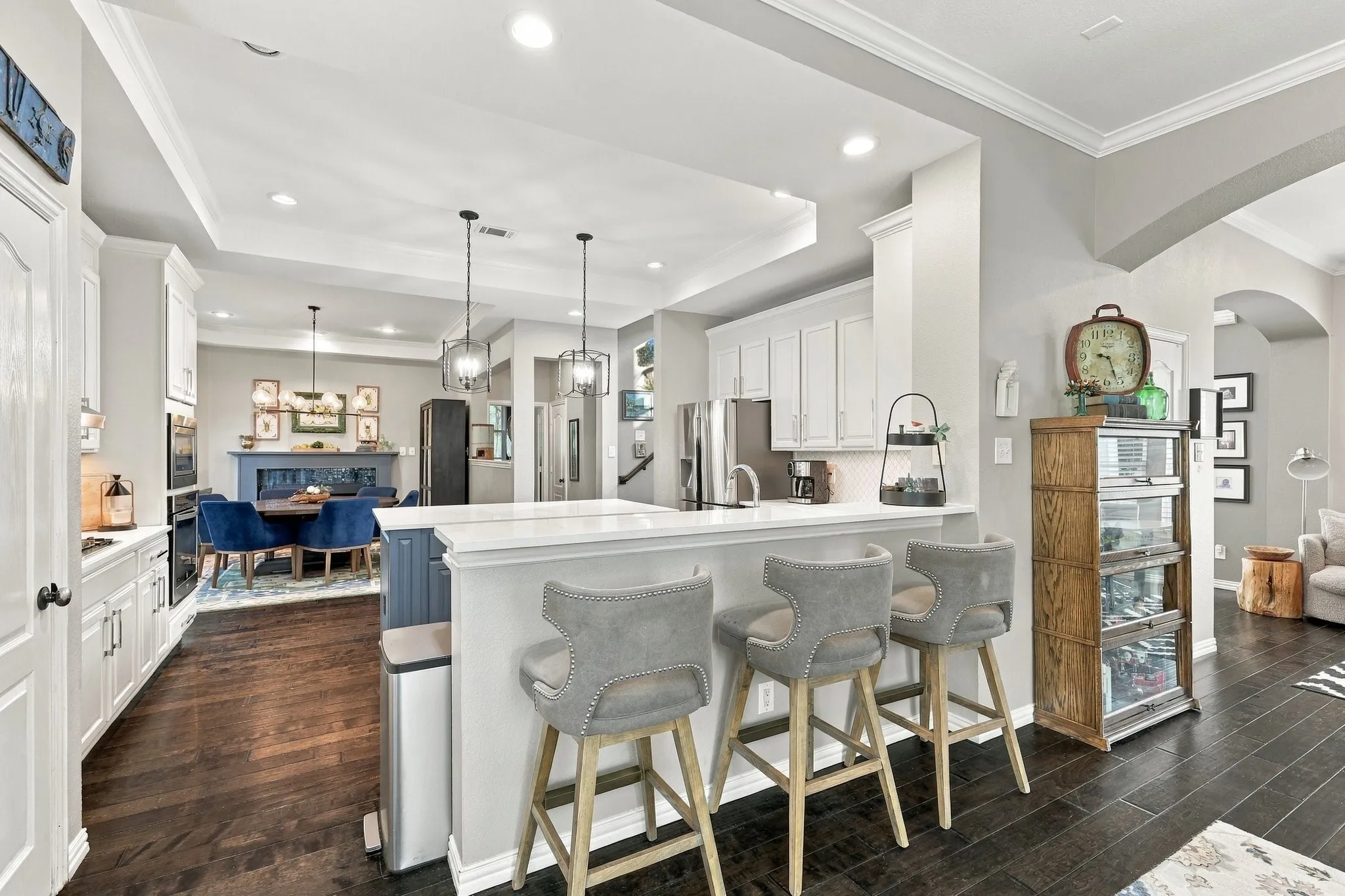 One of two breakfast bars offering plenty of seating for guests