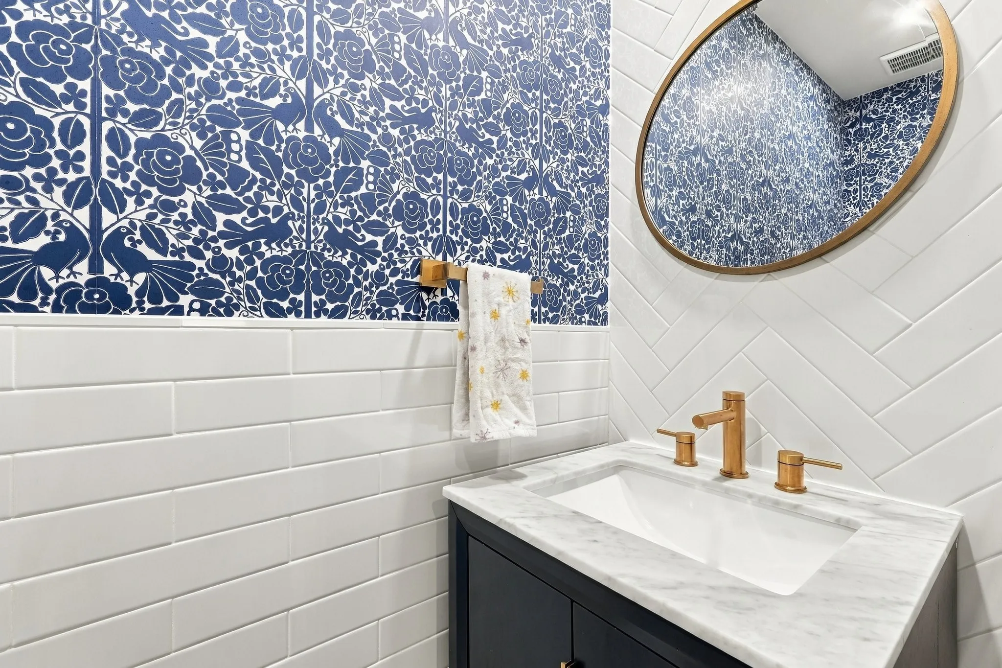 Pretty guest bathroom