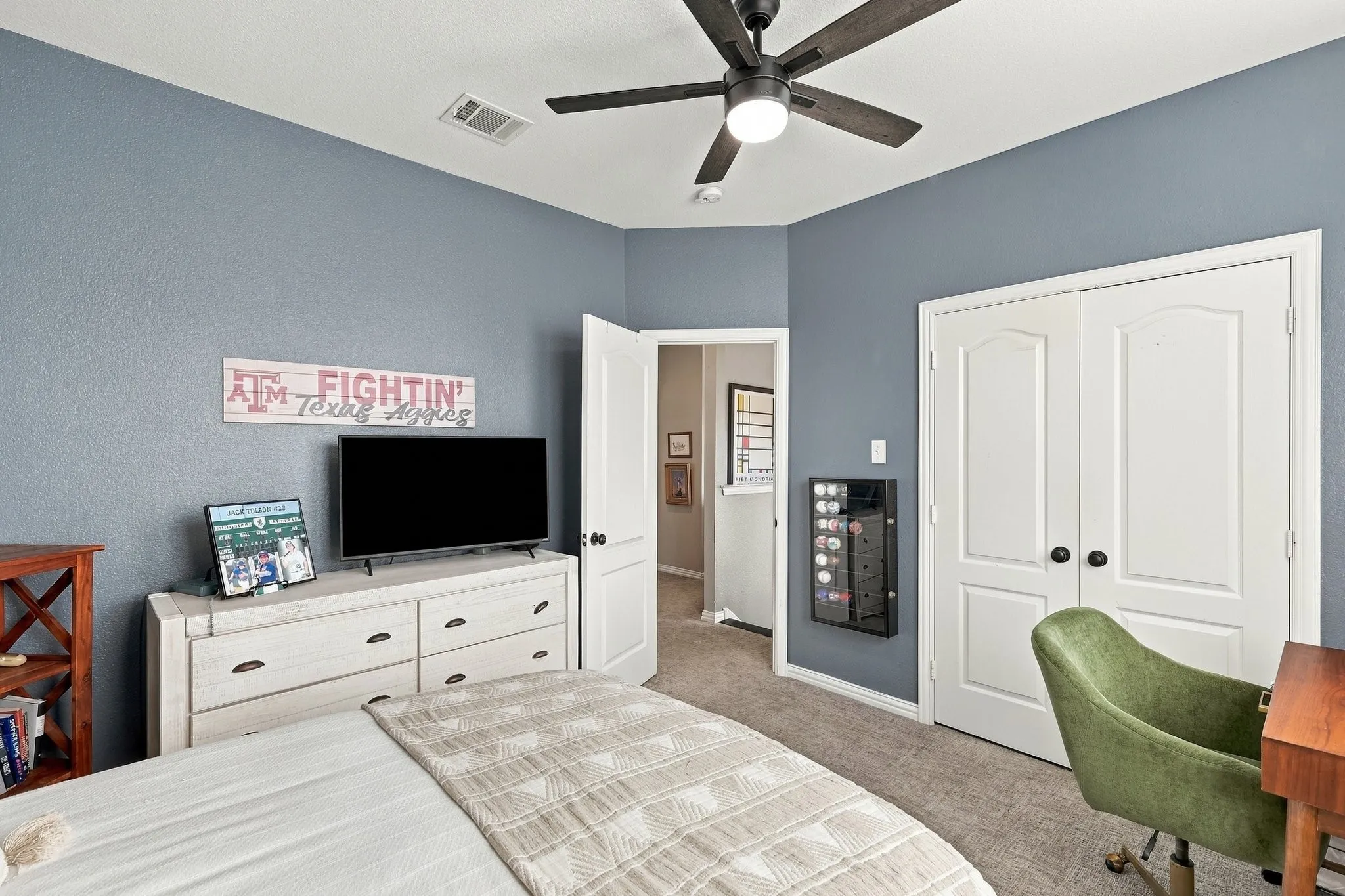 Single Family Residence For Sale in Tarrant County , 6025 Winter Park Drive, North Richland Hills, Texas 76180, 4 Bedroom, 3 Bathroom, 3 Garage spaces, 2,739 Sqft, built in 2002, mls#21400551, Real Estate Agent in North Richland Hills, Homes For Sale in Tarrant county, Homes For Sale in North Richland Hills, Realtor in North Richland Hills Texas, Real Estate Brokerage Independent Realty Texas, Luminita Cordes Realtor