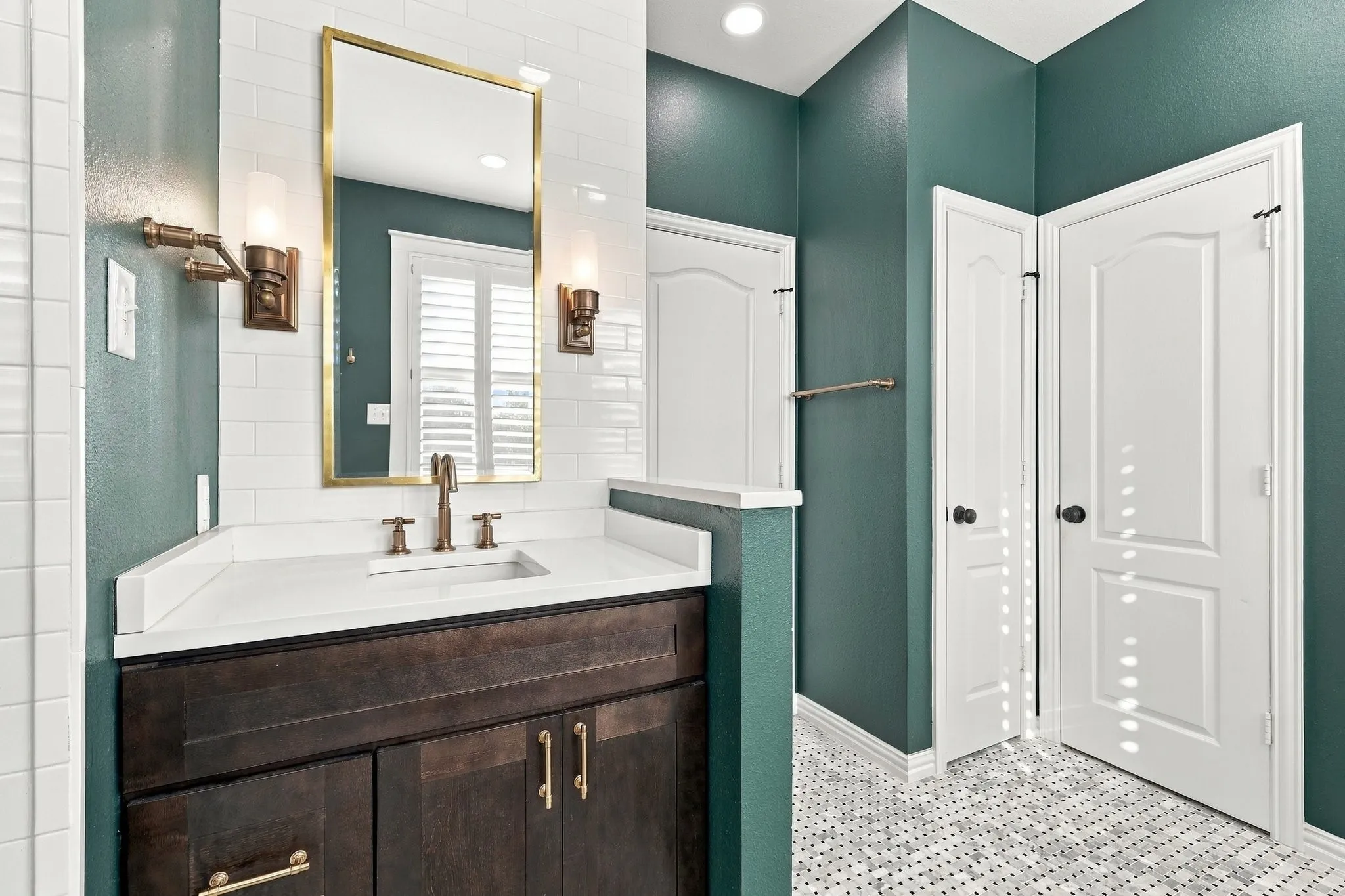 Second vanity and linen closet
