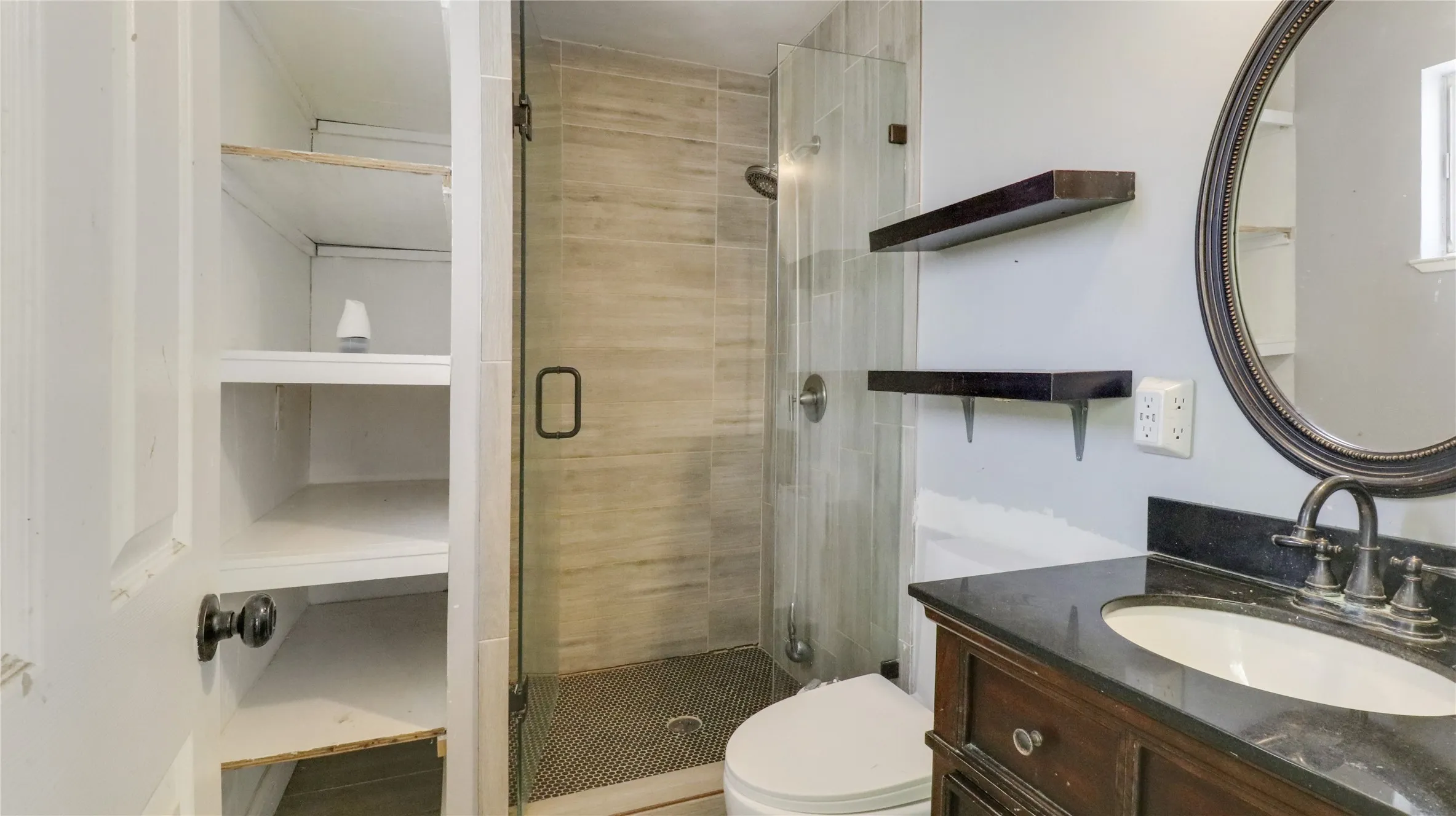Single Family Residence For Sale in Dallas County , 2201 Linwood Lane, Irving, Texas 75061, 3 Bedroom, 2 Bathroom, Garage spaces, 1,350 Sqft, built in 1964, mls#21400777, Real Estate Agent in Irving, Homes For Sale in Dallas county, Homes For Sale in Irving, Realtor in Irving Texas, Real Estate Brokerage Independent Realty Texas, Luminita Cordes Realtor