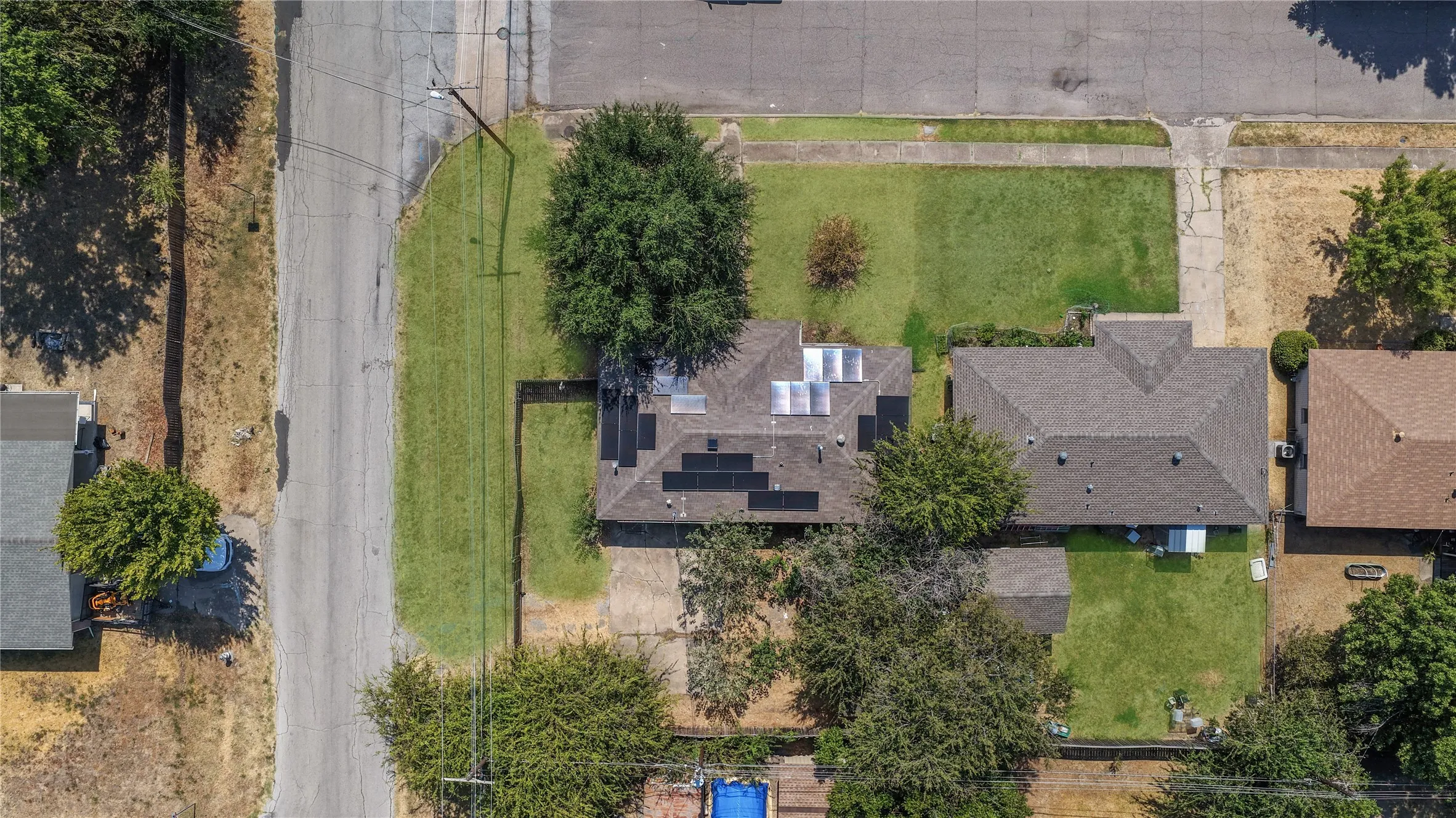 Single Family Residence For Sale in Dallas County , 2201 Linwood Lane, Irving, Texas 75061, 3 Bedroom, 2 Bathroom, Garage spaces, 1,350 Sqft, built in 1964, mls#21400777, Real Estate Agent in Irving, Homes For Sale in Dallas county, Homes For Sale in Irving, Realtor in Irving Texas, Real Estate Brokerage Independent Realty Texas, Luminita Cordes Realtor