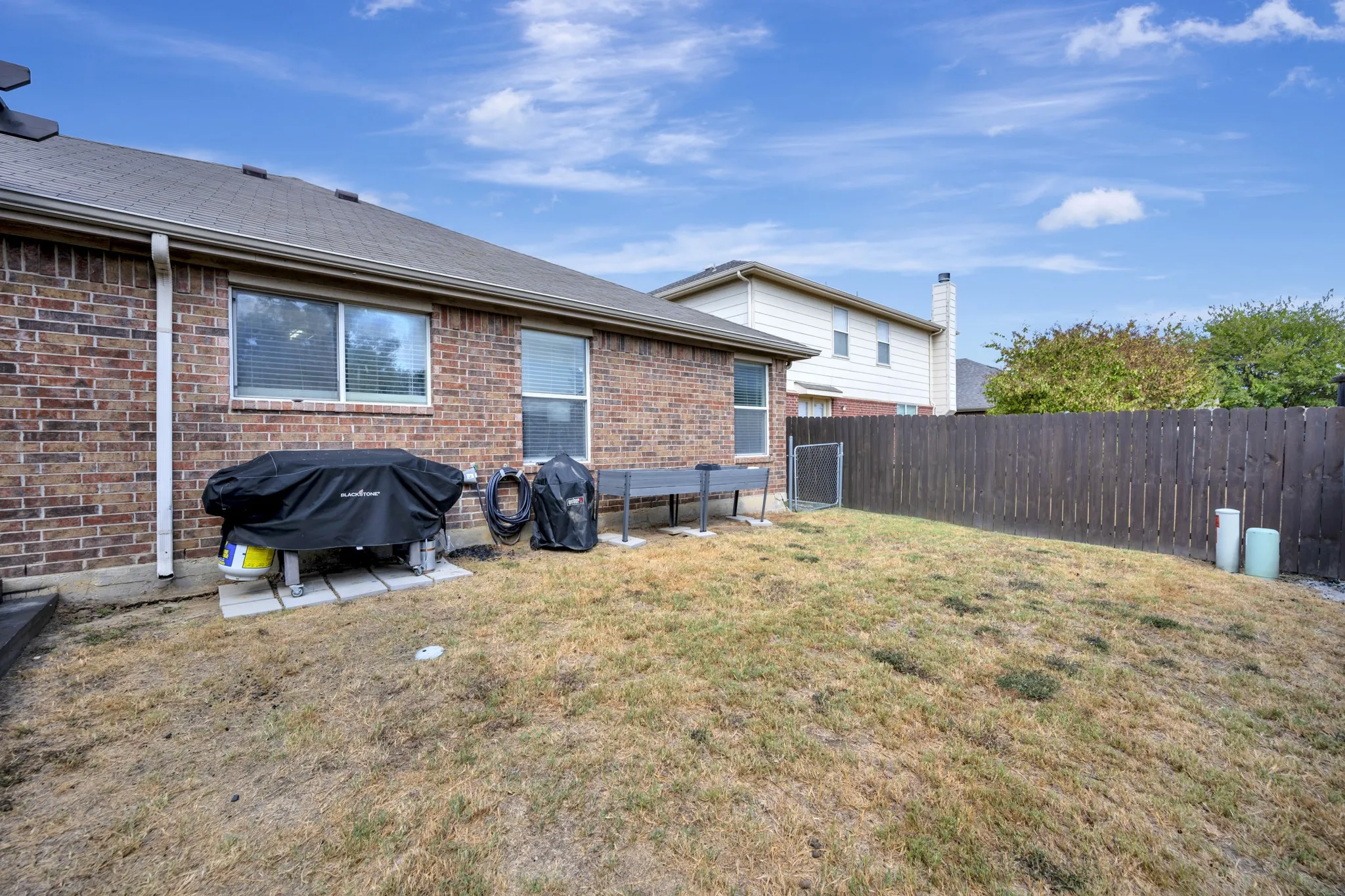 Single Family Residence For Sale in Tarrant County , 10860 Braemoor Drive, Fort Worth, Texas 76052, 3 Bedroom, 2 Bathroom, 2 Garage spaces, 1,656 Sqft, built in 2005, mls#21377858, Real Estate Agent in Fort Worth, Homes For Sale in Tarrant county, Homes For Sale in Fort Worth, Realtor in Fort Worth Texas, Real Estate Brokerage Independent Realty Texas, Luminita Cordes Realtor