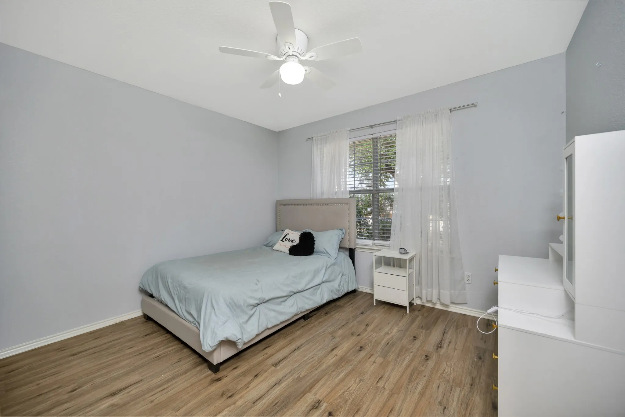 Single Family Residence For Sale in Tarrant County , 10860 Braemoor Drive, Fort Worth, Texas 76052, 3 Bedroom, 2 Bathroom, 2 Garage spaces, 1,656 Sqft, built in 2005, mls#21377858, Real Estate Agent in Fort Worth, Homes For Sale in Tarrant county, Homes For Sale in Fort Worth, Realtor in Fort Worth Texas, Real Estate Brokerage Independent Realty Texas, Luminita Cordes Realtor