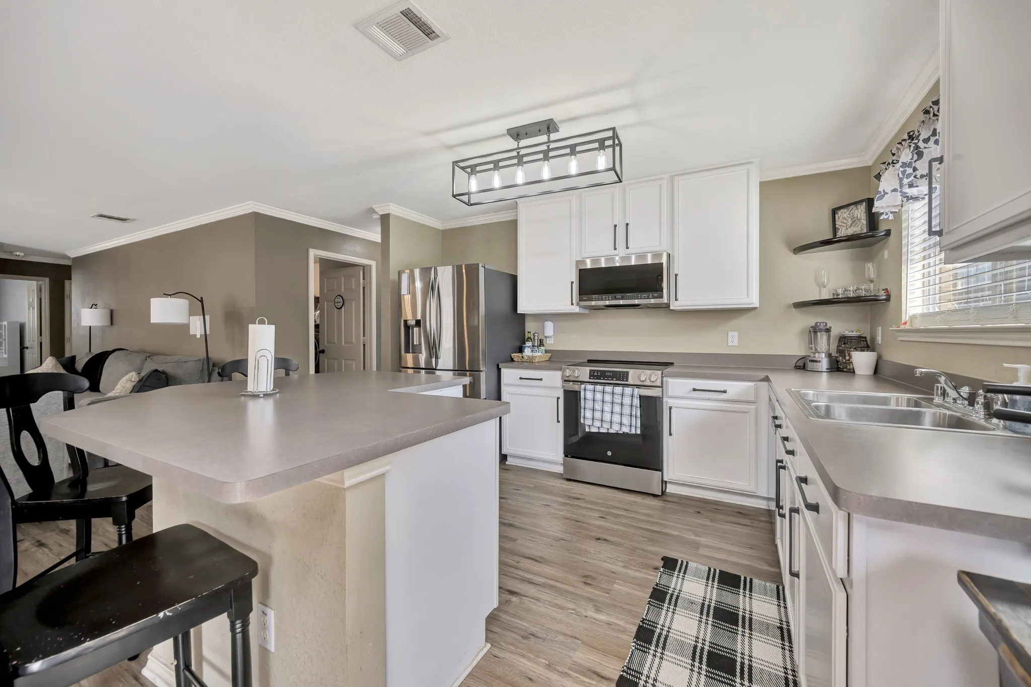 Single Family Residence For Sale in Tarrant County , 10860 Braemoor Drive, Fort Worth, Texas 76052, 3 Bedroom, 2 Bathroom, 2 Garage spaces, 1,656 Sqft, built in 2005, mls#21377858, Real Estate Agent in Fort Worth, Homes For Sale in Tarrant county, Homes For Sale in Fort Worth, Realtor in Fort Worth Texas, Real Estate Brokerage Independent Realty Texas, Luminita Cordes Realtor