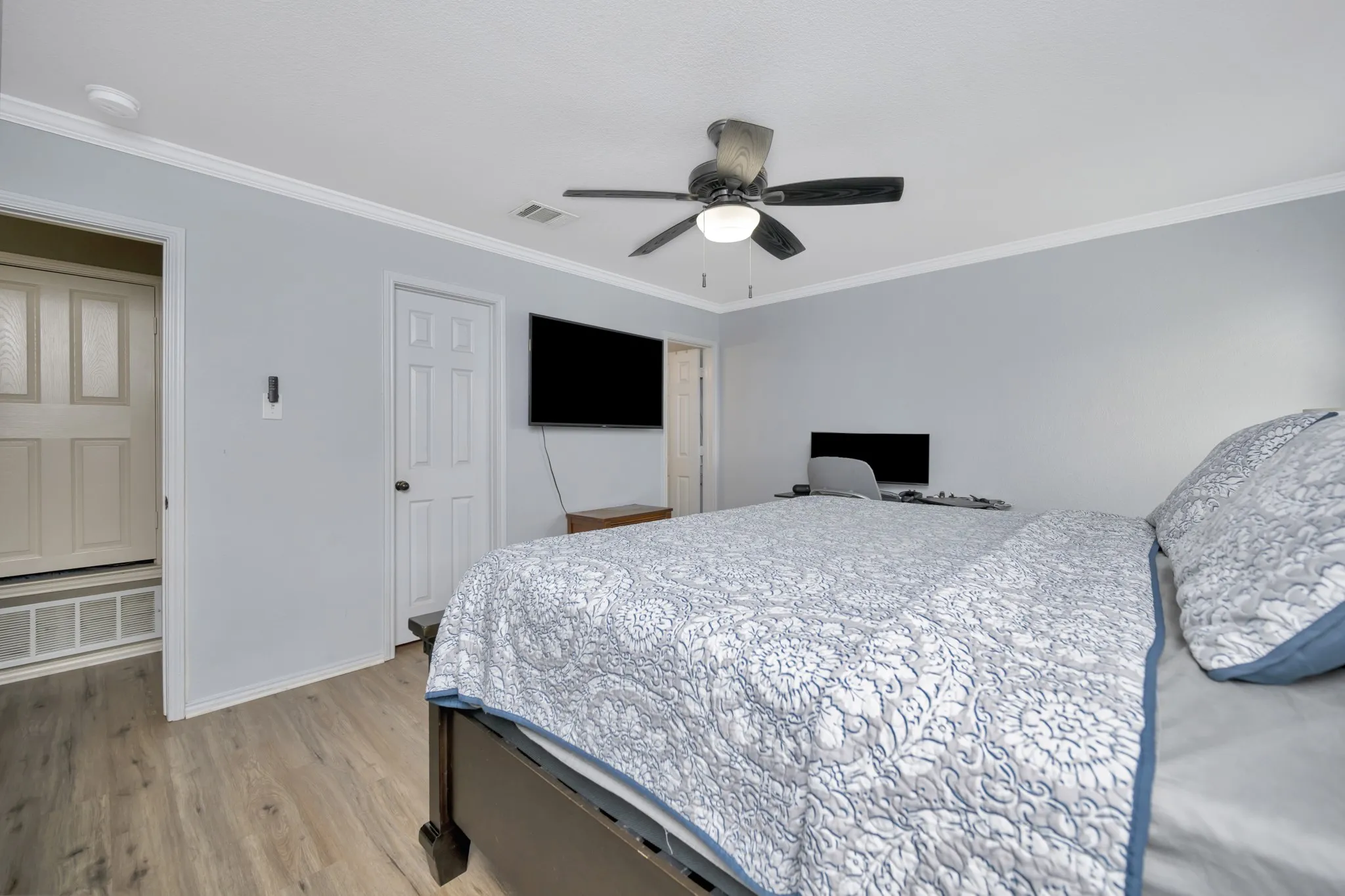 Single Family Residence For Sale in Tarrant County , 10860 Braemoor Drive, Fort Worth, Texas 76052, 3 Bedroom, 2 Bathroom, 2 Garage spaces, 1,656 Sqft, built in 2005, mls#21377858, Real Estate Agent in Fort Worth, Homes For Sale in Tarrant county, Homes For Sale in Fort Worth, Realtor in Fort Worth Texas, Real Estate Brokerage Independent Realty Texas, Luminita Cordes Realtor