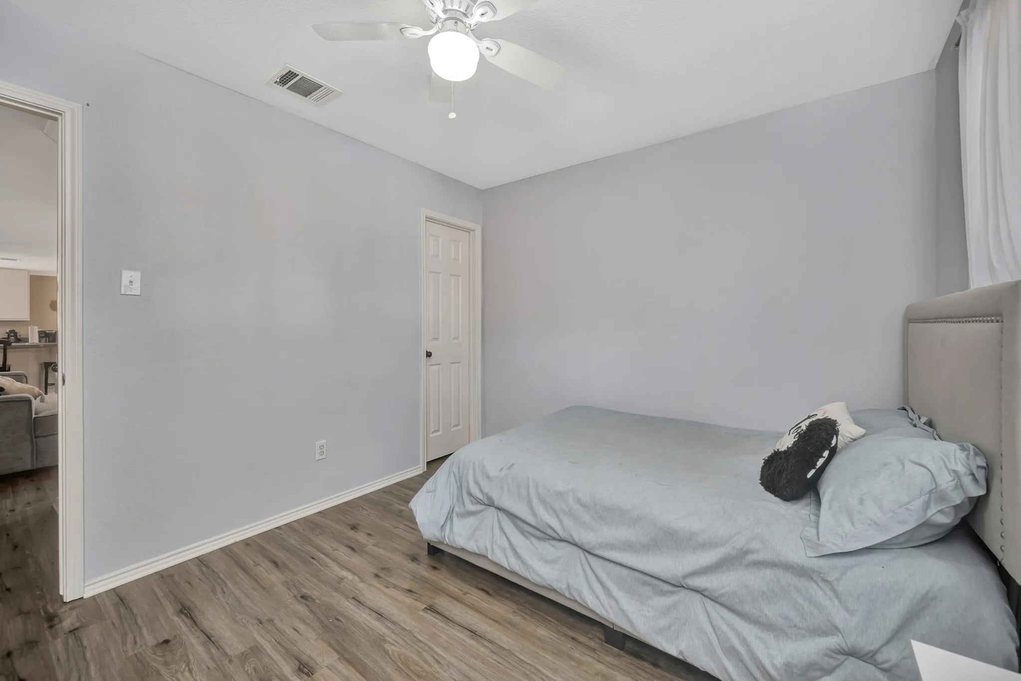 Single Family Residence For Sale in Tarrant County , 10860 Braemoor Drive, Fort Worth, Texas 76052, 3 Bedroom, 2 Bathroom, 2 Garage spaces, 1,656 Sqft, built in 2005, mls#21377858, Real Estate Agent in Fort Worth, Homes For Sale in Tarrant county, Homes For Sale in Fort Worth, Realtor in Fort Worth Texas, Real Estate Brokerage Independent Realty Texas, Luminita Cordes Realtor