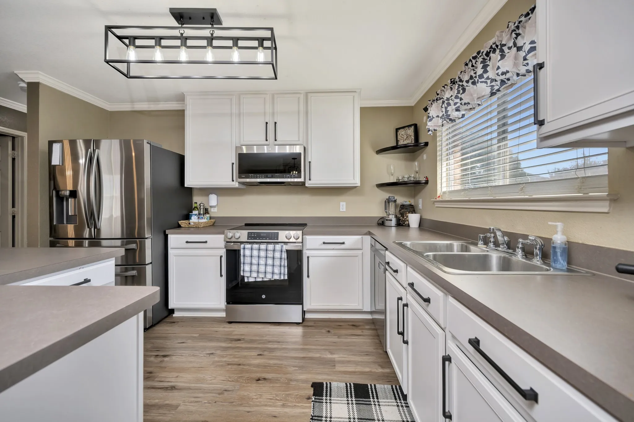 Single Family Residence For Sale in Tarrant County , 10860 Braemoor Drive, Fort Worth, Texas 76052, 3 Bedroom, 2 Bathroom, 2 Garage spaces, 1,656 Sqft, built in 2005, mls#21377858, Real Estate Agent in Fort Worth, Homes For Sale in Tarrant county, Homes For Sale in Fort Worth, Realtor in Fort Worth Texas, Real Estate Brokerage Independent Realty Texas, Luminita Cordes Realtor