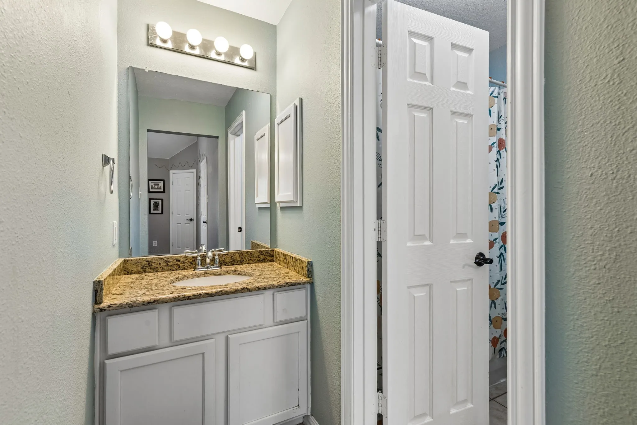 Single Family Residence For Sale in Denton County , 35 Creekside Drive, Trophy Club, Texas 76262, 4 Bedroom, 4 Bathroom, 2 Garage spaces, 3,608 Sqft, built in 1999, mls#21399821, Real Estate Agent in Trophy Club, Homes For Sale in Denton county, Homes For Sale in Trophy Club, Realtor in Trophy Club Texas, Real Estate Brokerage Independent Realty Texas, Luminita Cordes Realtor