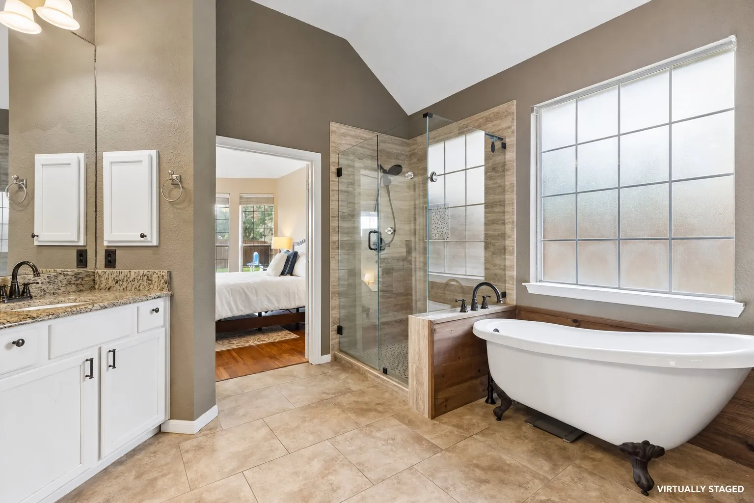 Single Family Residence For Sale in Denton County , 35 Creekside Drive, Trophy Club, Texas 76262, 4 Bedroom, 4 Bathroom, 2 Garage spaces, 3,608 Sqft, built in 1999, mls#21399821, Real Estate Agent in Trophy Club, Homes For Sale in Denton county, Homes For Sale in Trophy Club, Realtor in Trophy Club Texas, Real Estate Brokerage Independent Realty Texas, Luminita Cordes Realtor