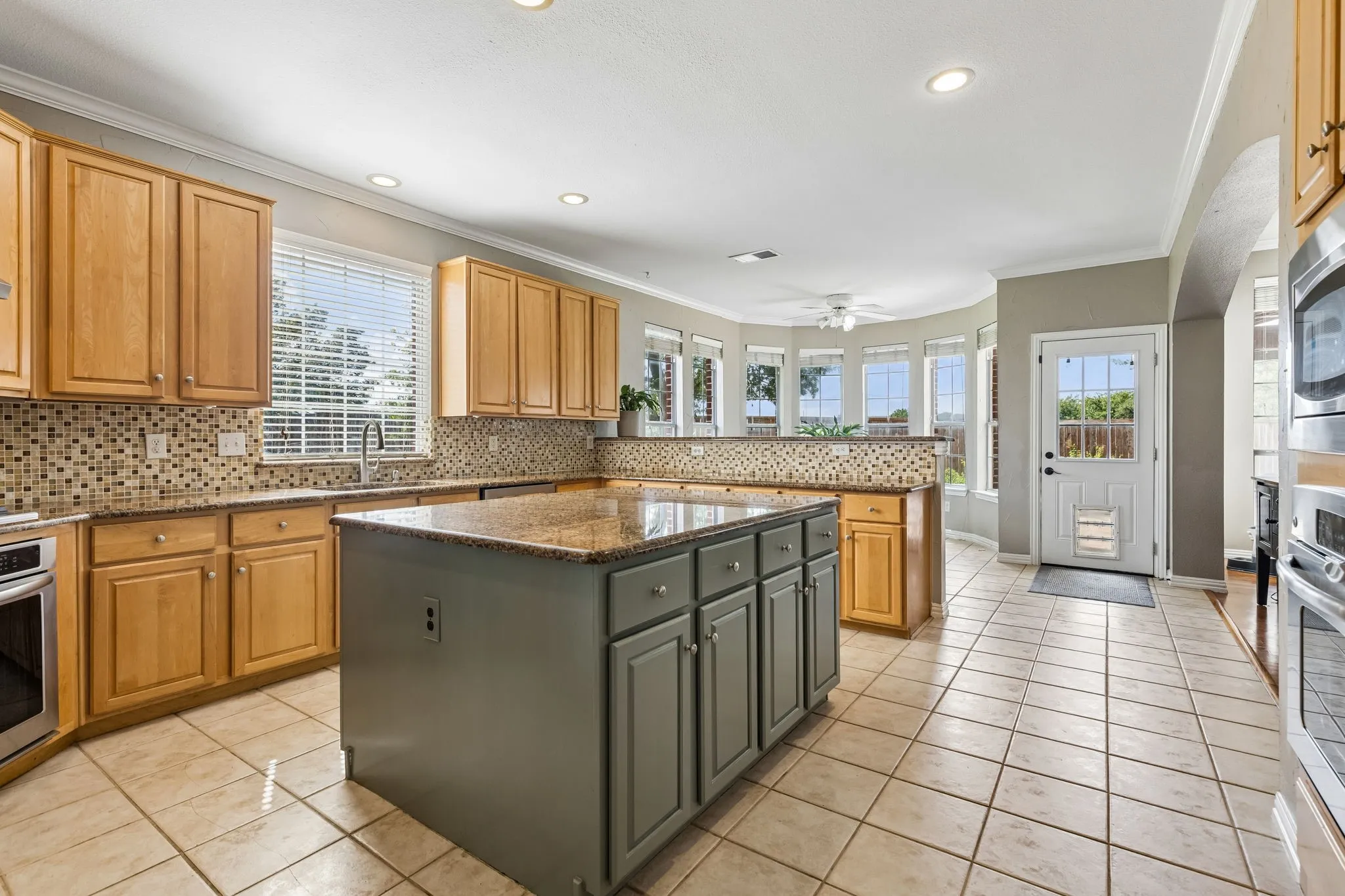 Single Family Residence For Sale in Denton County , 35 Creekside Drive, Trophy Club, Texas 76262, 4 Bedroom, 4 Bathroom, 2 Garage spaces, 3,608 Sqft, built in 1999, mls#21399821, Real Estate Agent in Trophy Club, Homes For Sale in Denton county, Homes For Sale in Trophy Club, Realtor in Trophy Club Texas, Real Estate Brokerage Independent Realty Texas, Luminita Cordes Realtor