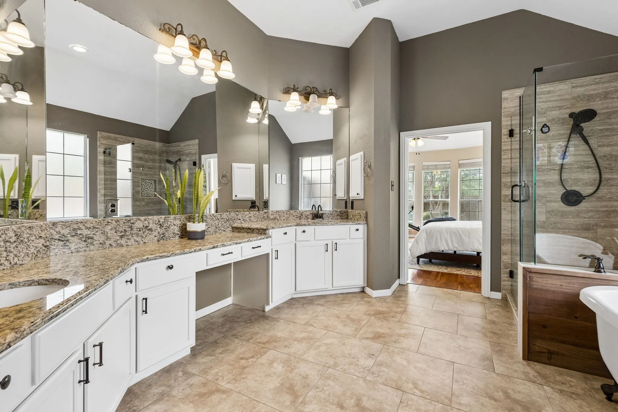 Single Family Residence For Sale in Denton County , 35 Creekside Drive, Trophy Club, Texas 76262, 4 Bedroom, 4 Bathroom, 2 Garage spaces, 3,608 Sqft, built in 1999, mls#21399821, Real Estate Agent in Trophy Club, Homes For Sale in Denton county, Homes For Sale in Trophy Club, Realtor in Trophy Club Texas, Real Estate Brokerage Independent Realty Texas, Luminita Cordes Realtor