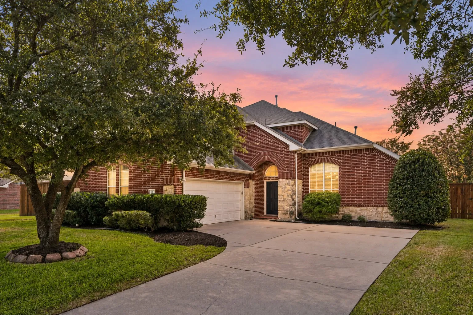 Single Family Residence For Sale in Denton County , 35 Creekside Drive, Trophy Club, Texas 76262, 4 Bedroom, 4 Bathroom, 2 Garage spaces, 3,608 Sqft, built in 1999, mls#21399821, Real Estate Agent in Trophy Club, Homes For Sale in Denton county, Homes For Sale in Trophy Club, Realtor in Trophy Club Texas, Real Estate Brokerage Independent Realty Texas, Luminita Cordes Realtor