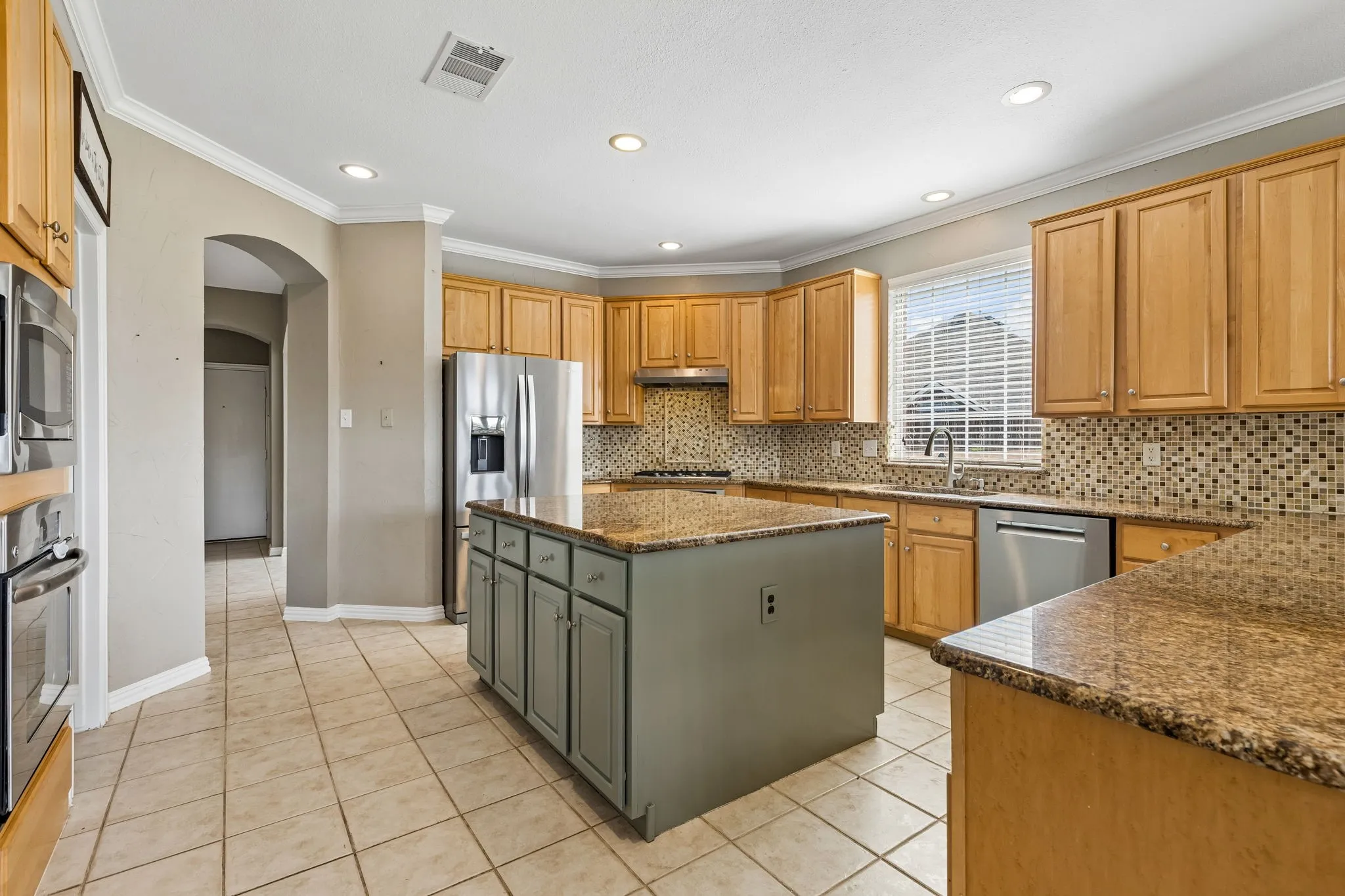 Single Family Residence For Sale in Denton County , 35 Creekside Drive, Trophy Club, Texas 76262, 4 Bedroom, 4 Bathroom, 2 Garage spaces, 3,608 Sqft, built in 1999, mls#21399821, Real Estate Agent in Trophy Club, Homes For Sale in Denton county, Homes For Sale in Trophy Club, Realtor in Trophy Club Texas, Real Estate Brokerage Independent Realty Texas, Luminita Cordes Realtor