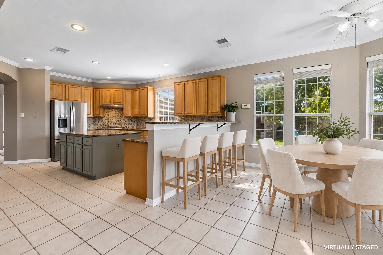 Single Family Residence For Sale in Denton County , 35 Creekside Drive, Trophy Club, Texas 76262, 4 Bedroom, 4 Bathroom, 2 Garage spaces, 3,608 Sqft, built in 1999, mls#21399821, Real Estate Agent in Trophy Club, Homes For Sale in Denton county, Homes For Sale in Trophy Club, Realtor in Trophy Club Texas, Real Estate Brokerage Independent Realty Texas, Luminita Cordes Realtor