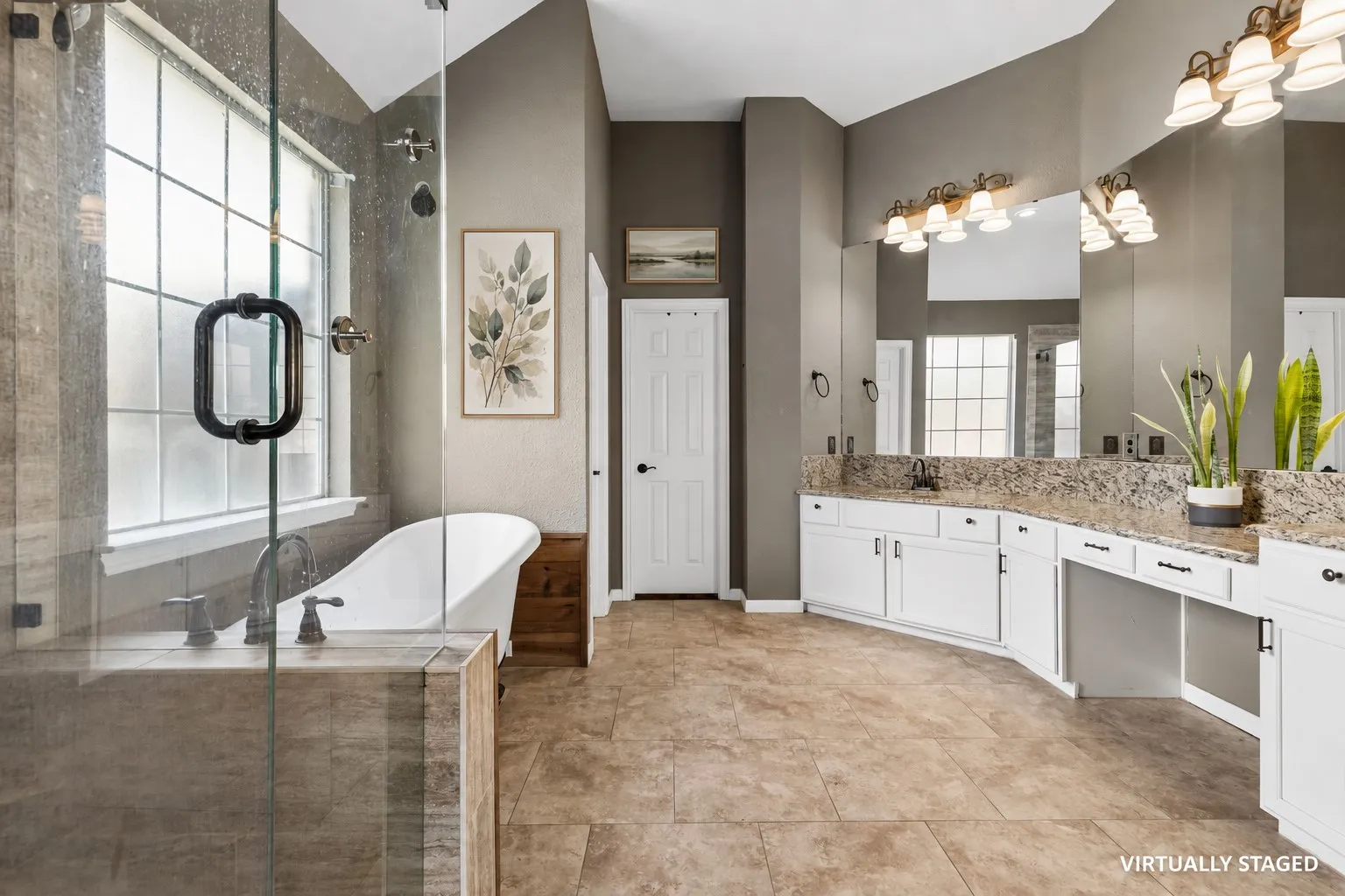 Single Family Residence For Sale in Denton County , 35 Creekside Drive, Trophy Club, Texas 76262, 4 Bedroom, 4 Bathroom, 2 Garage spaces, 3,608 Sqft, built in 1999, mls#21399821, Real Estate Agent in Trophy Club, Homes For Sale in Denton county, Homes For Sale in Trophy Club, Realtor in Trophy Club Texas, Real Estate Brokerage Independent Realty Texas, Luminita Cordes Realtor