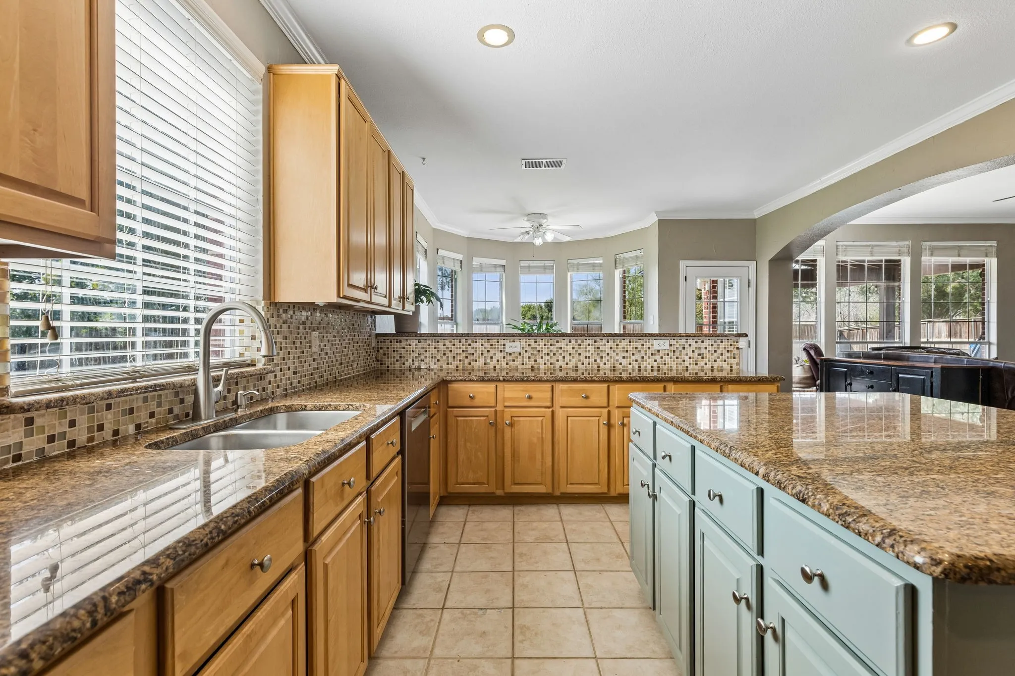 Single Family Residence For Sale in Denton County , 35 Creekside Drive, Trophy Club, Texas 76262, 4 Bedroom, 4 Bathroom, 2 Garage spaces, 3,608 Sqft, built in 1999, mls#21399821, Real Estate Agent in Trophy Club, Homes For Sale in Denton county, Homes For Sale in Trophy Club, Realtor in Trophy Club Texas, Real Estate Brokerage Independent Realty Texas, Luminita Cordes Realtor